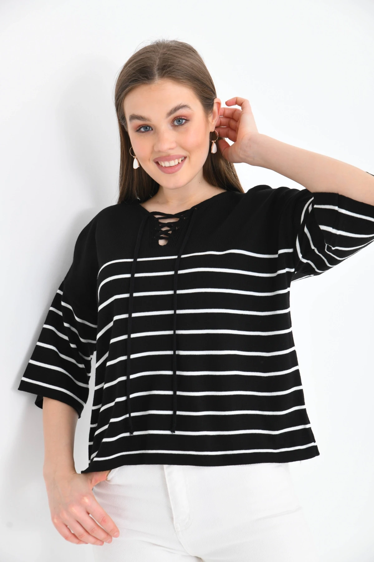 Bağlama Detaylı Çizgili Salaş Triko Bluz