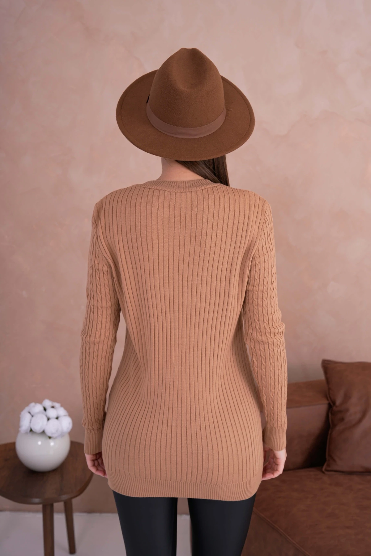 Bisiklet Yakalı Nakış Detaylı Uzun Kol Saçörgü Tunik