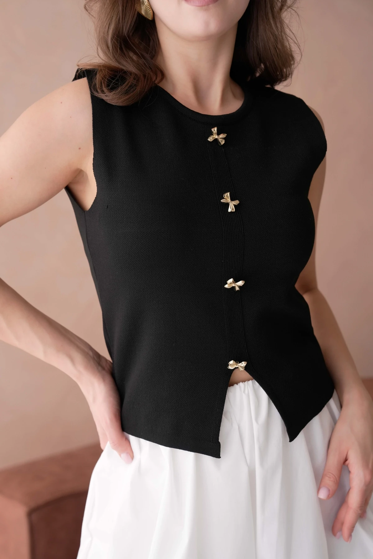 Aksesuar Detaylı Kolsuz Triko Bluz