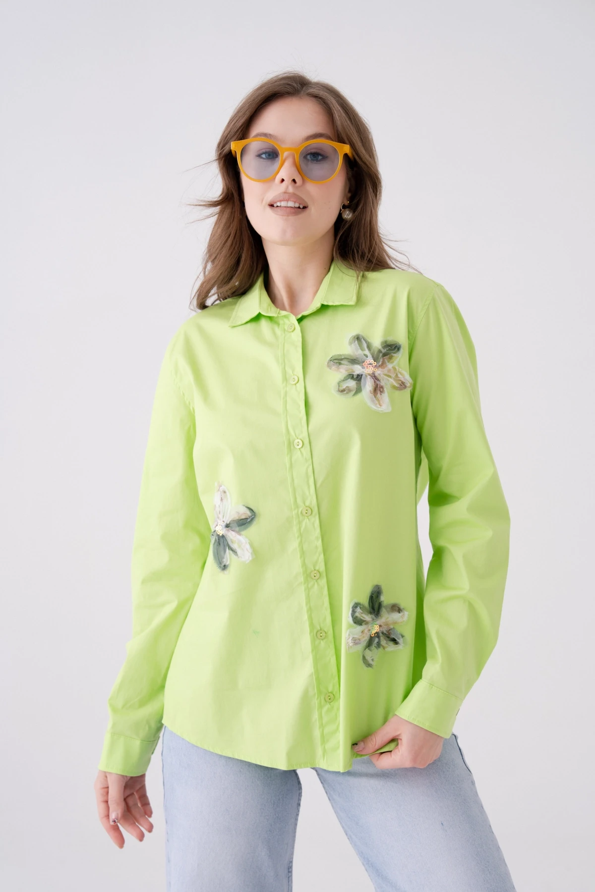 Gömlek Yaka Düğme Detaylı Aplikeli Dokuma Gömlek