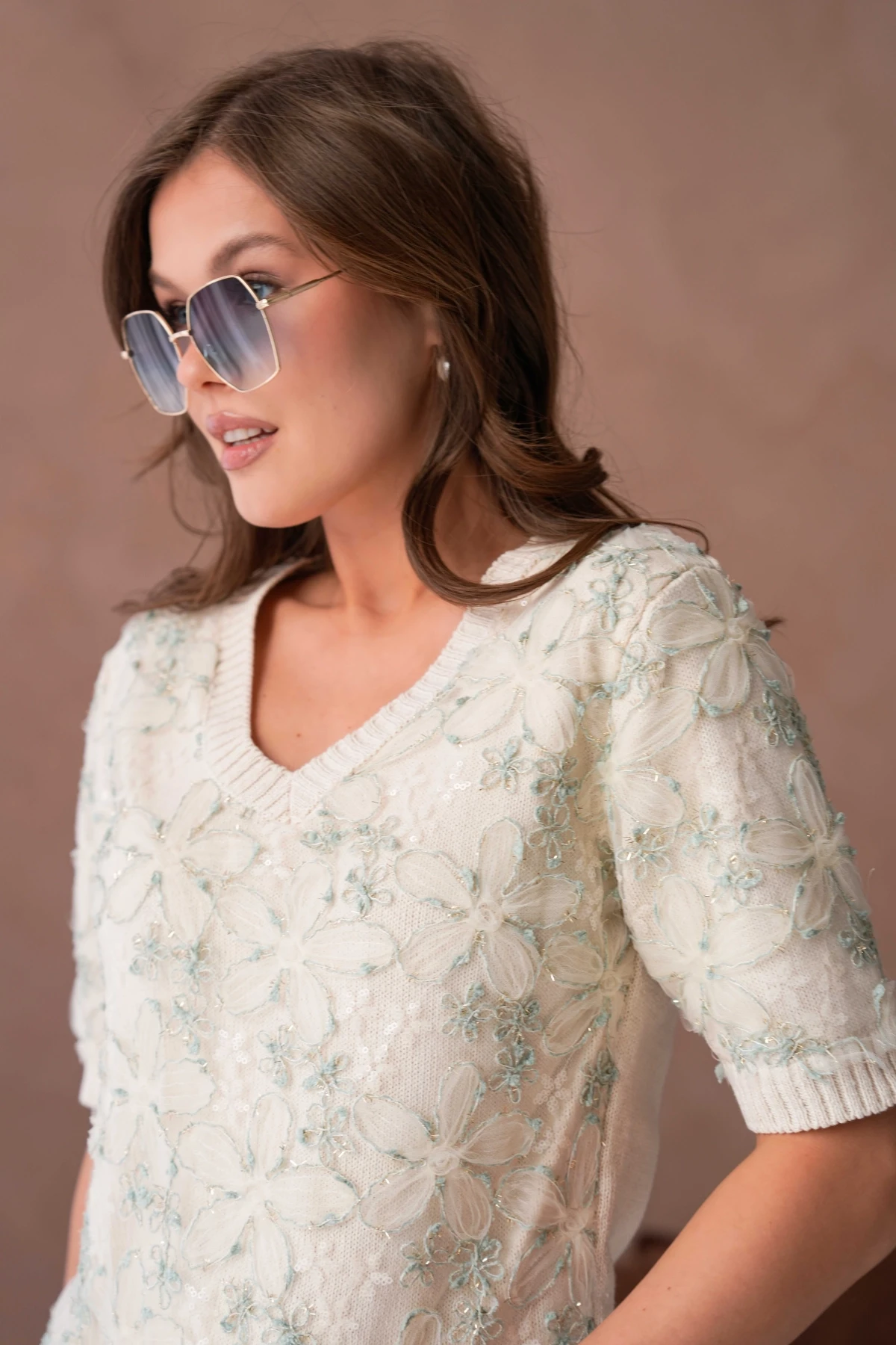 V Yaka Tül Detay Triko Kazak