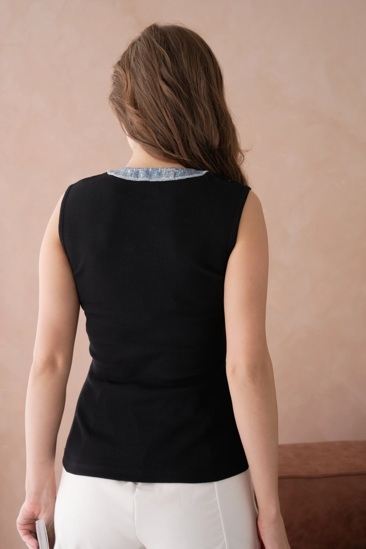 Düğmeli Kolsuz Slim T-Shirt