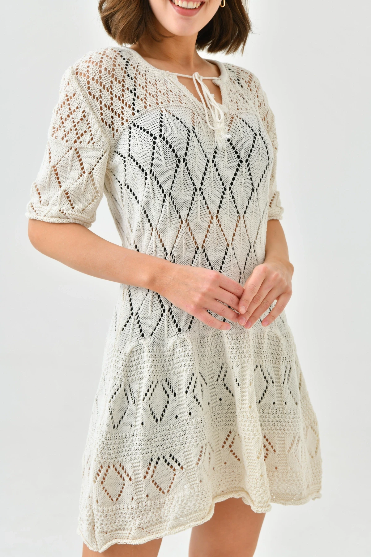 Bağlama Yakalı Ajurlu Kısa Kol Triko Elbise