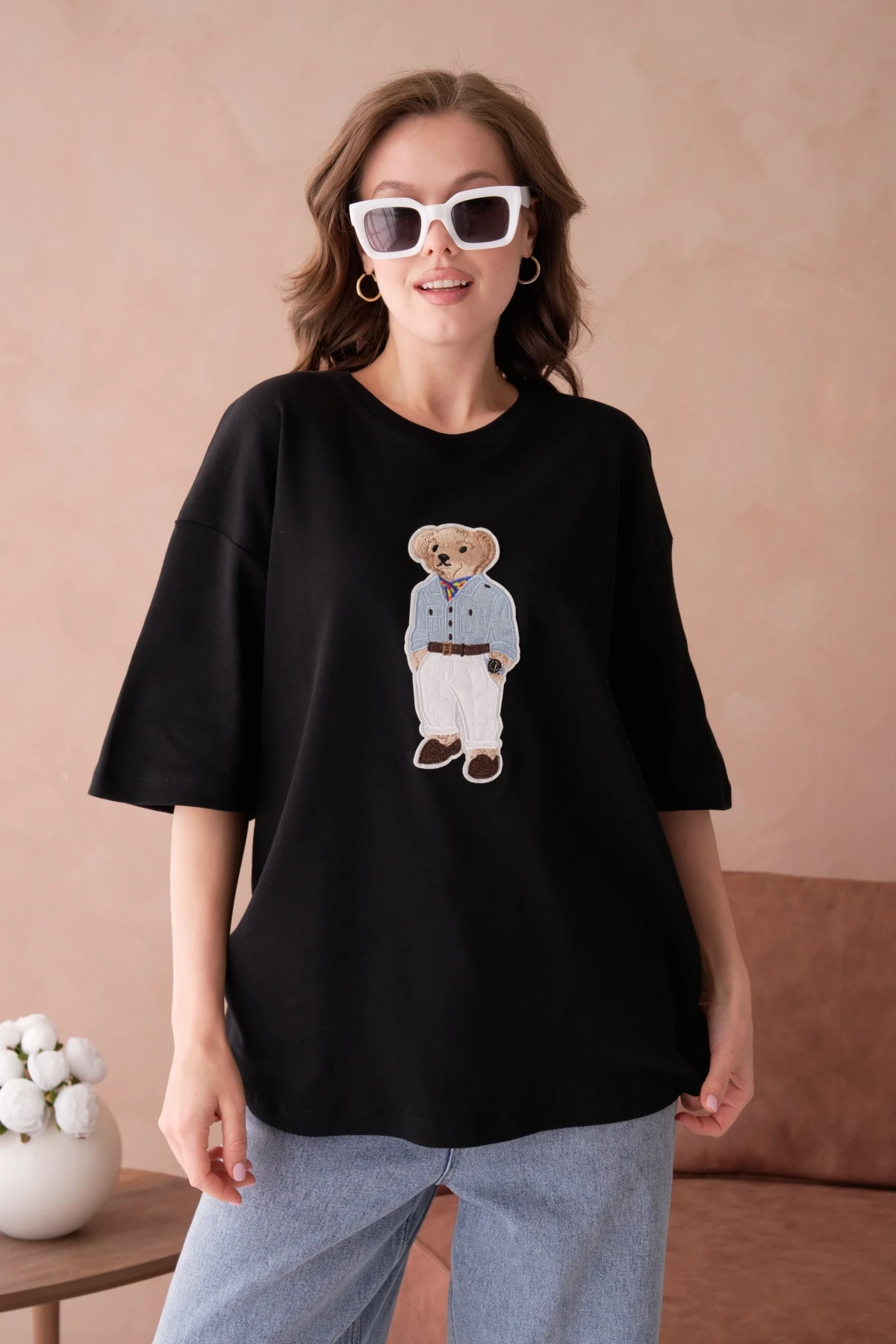 Bisiklet Yaka Aplikeli Salaş Basic T-Shirt