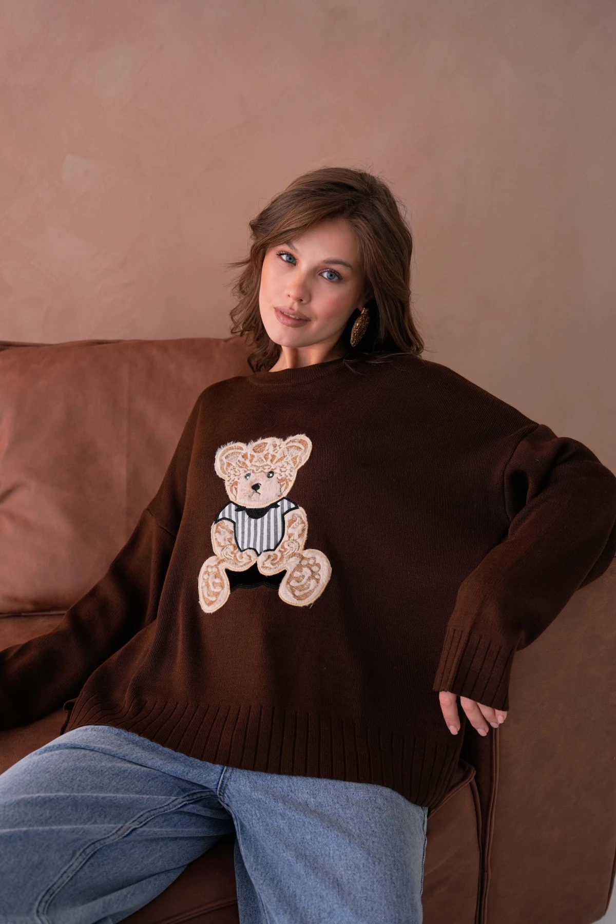 Kadın Bisiklet Yaka Aplikeli Arkası Uzun Salaş Triko Kazak