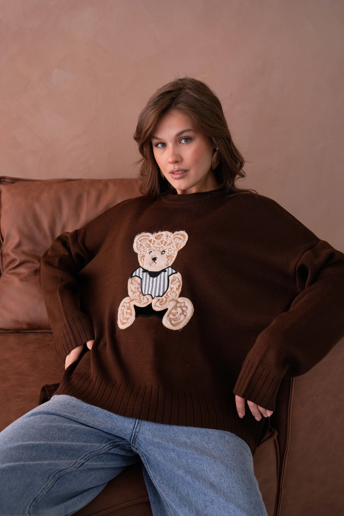 Kadın Bisiklet Yaka Aplikeli Arkası Uzun Salaş Triko Kazak