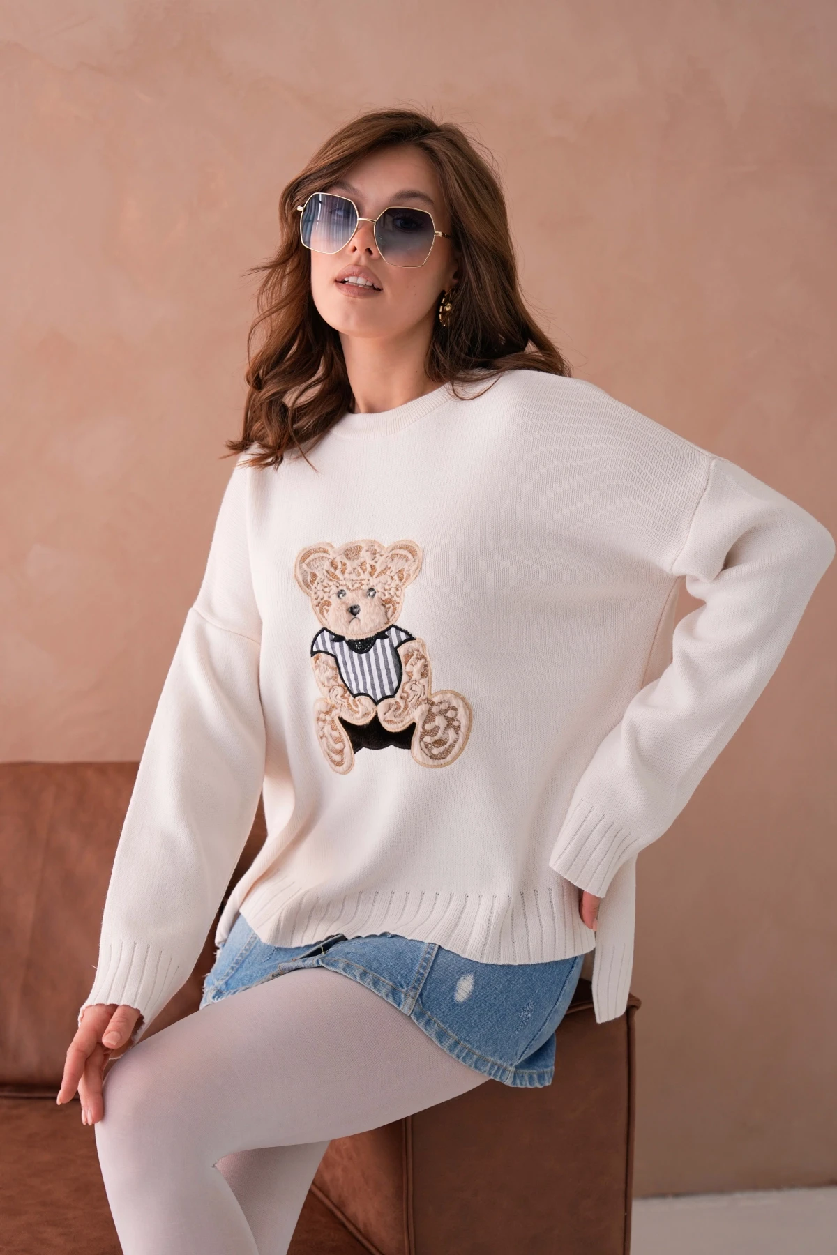 Kadın Bisiklet Yaka Aplikeli Arkası Uzun Salaş Triko Kazak