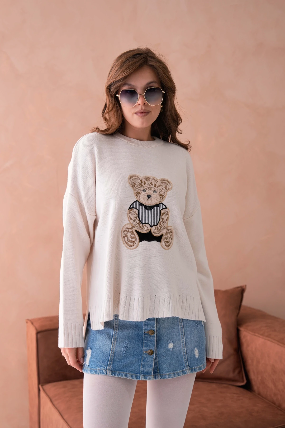 Kadın Bisiklet Yaka Aplikeli Arkası Uzun Salaş Triko Kazak