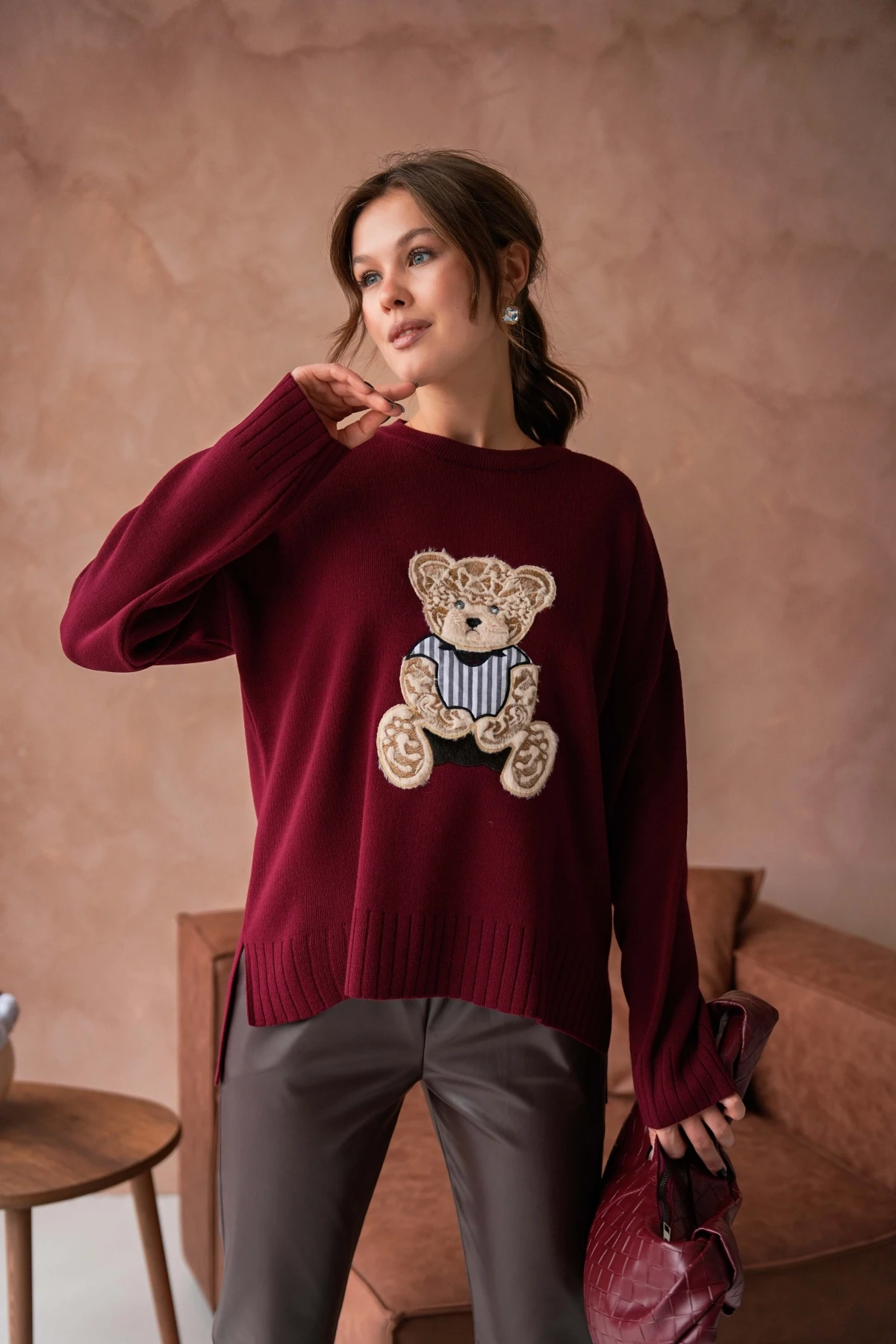 Kadın Bisiklet Yaka Aplikeli Arkası Uzun Salaş Triko Kazak