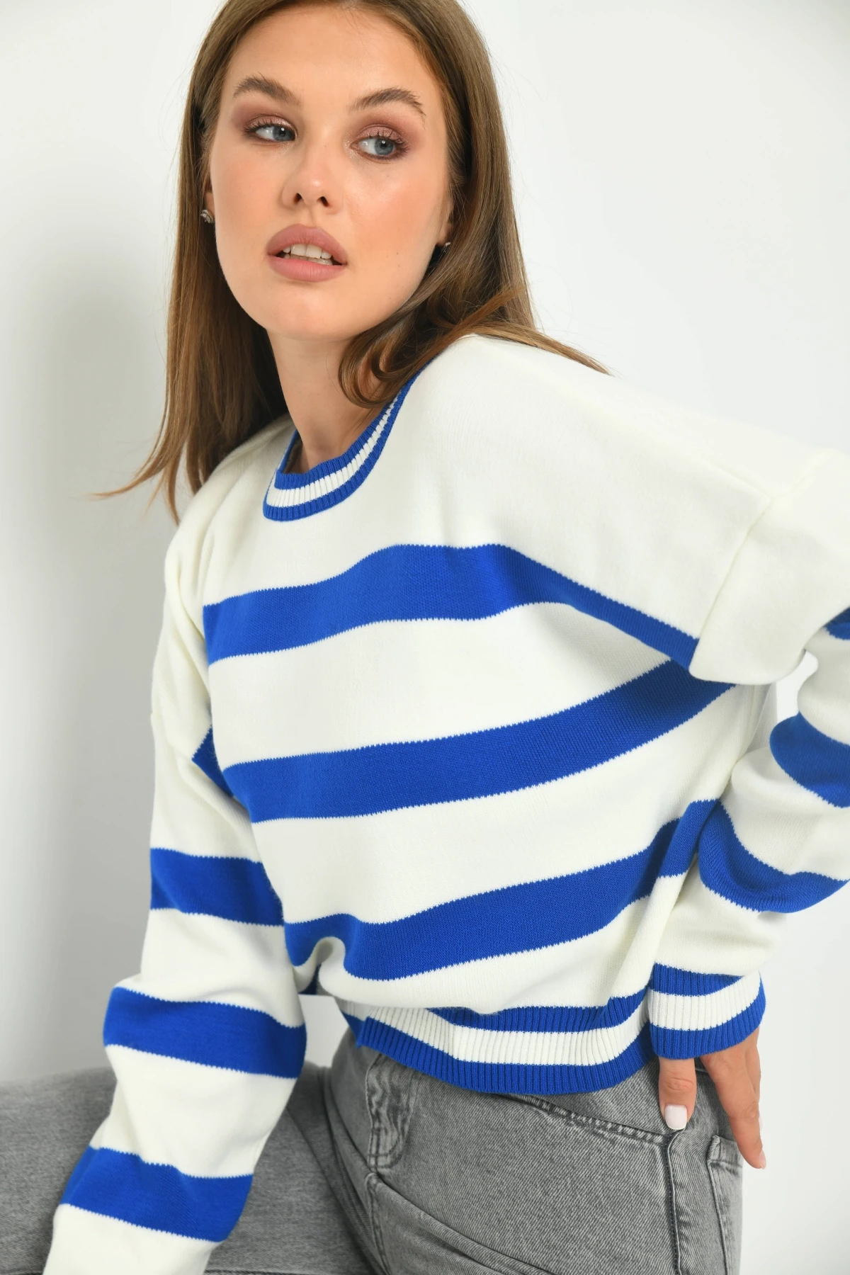 Kadın Bisiklet Yaka Çizgili Salaş Triko Kazak