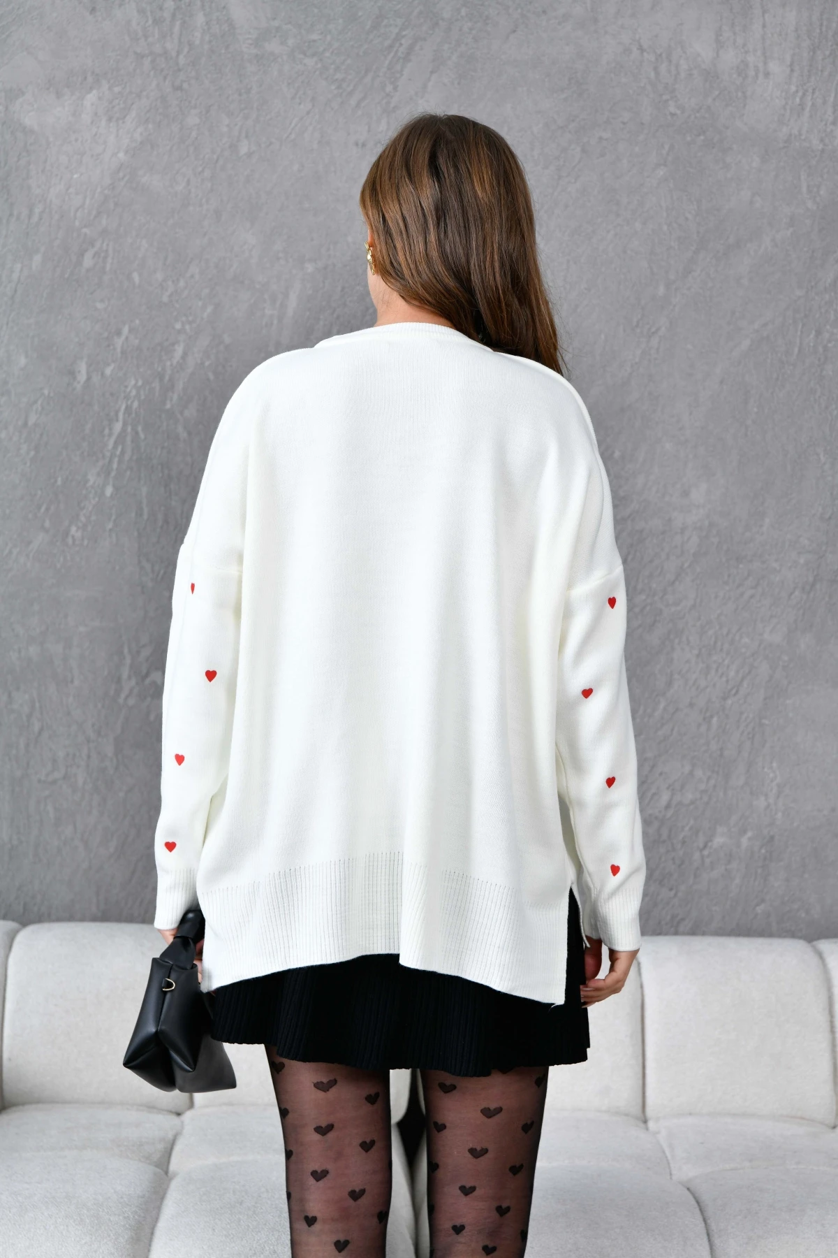 Kadın Bisiklet Yaka Kalp İşlemeli Yırtmaçlı Salaş Triko Kazak