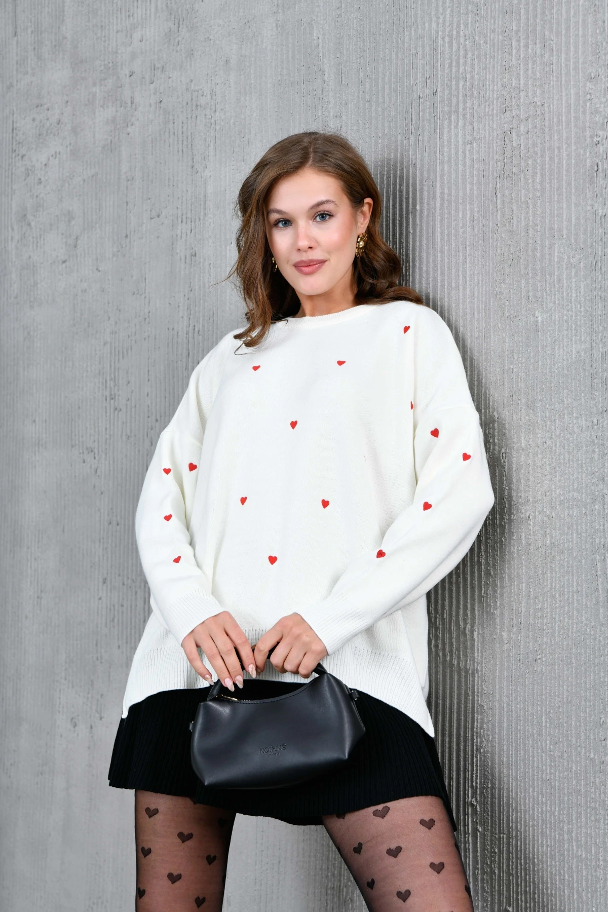 Kadın Bisiklet Yaka Kalp İşlemeli Yırtmaçlı Salaş Triko Kazak