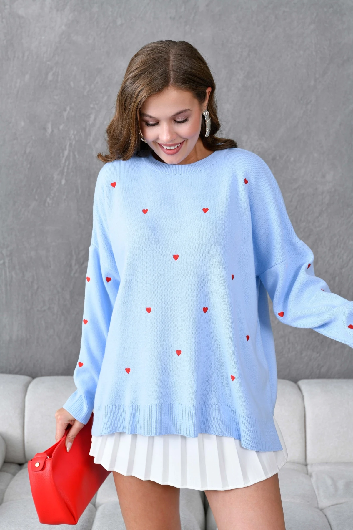 Kadın Bisiklet Yaka Kalp İşlemeli Yırtmaçlı Salaş Triko Kazak