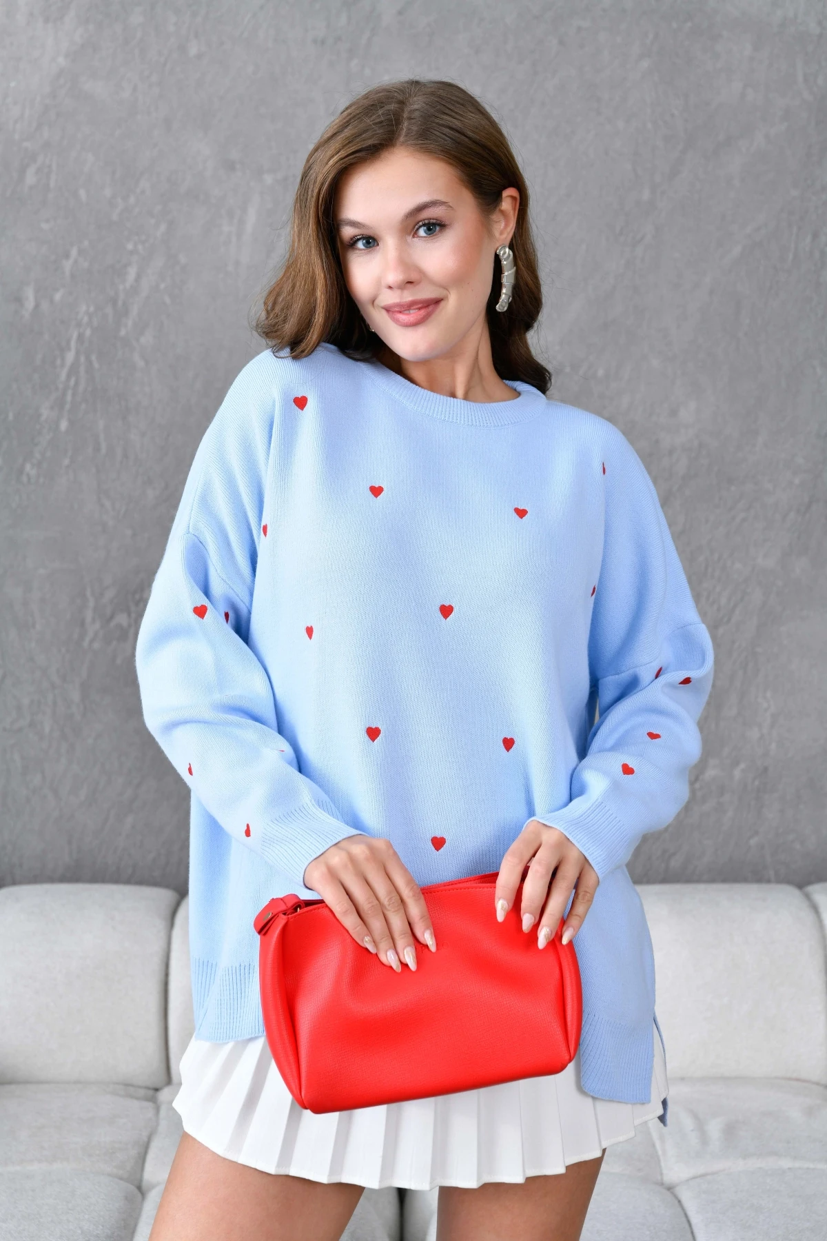 Kadın Bisiklet Yaka Kalp İşlemeli Yırtmaçlı Salaş Triko Kazak