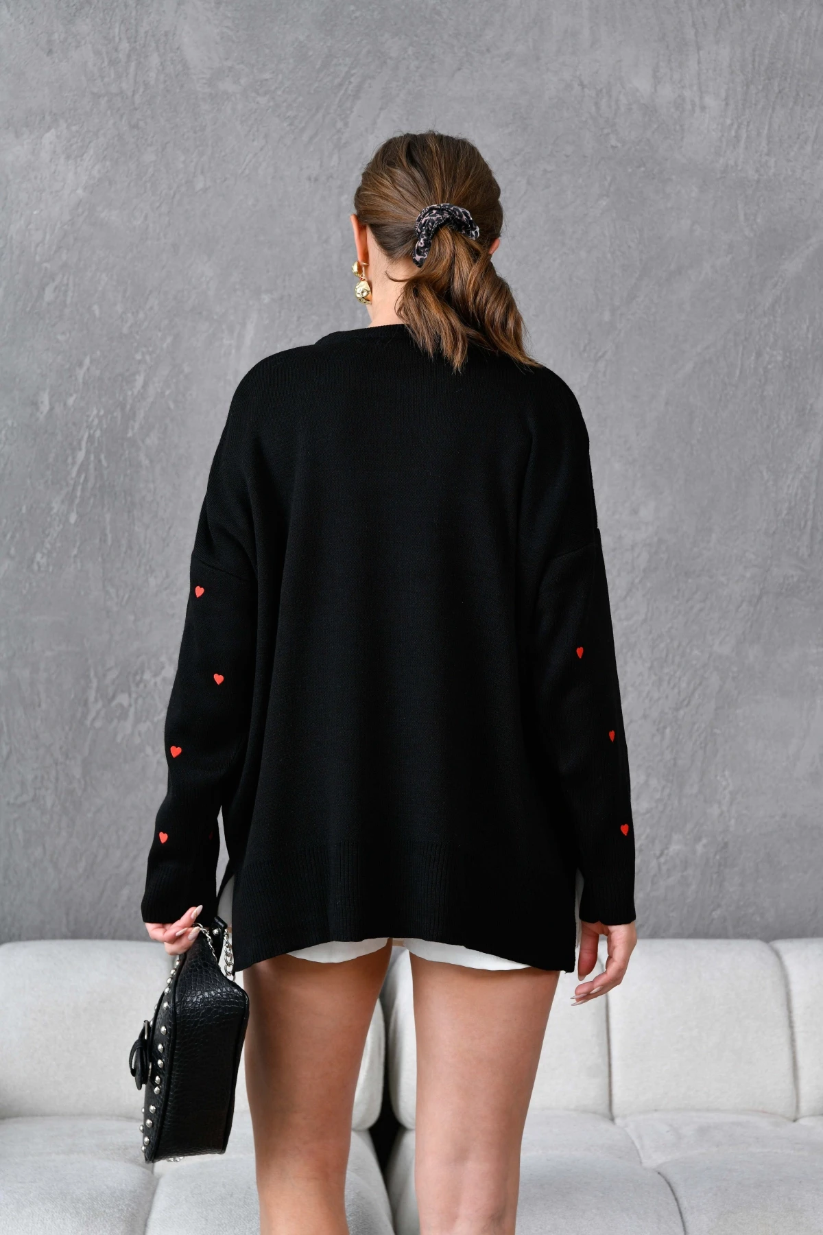 Kadın Bisiklet Yaka Kalp İşlemeli Yırtmaçlı Salaş Triko Kazak