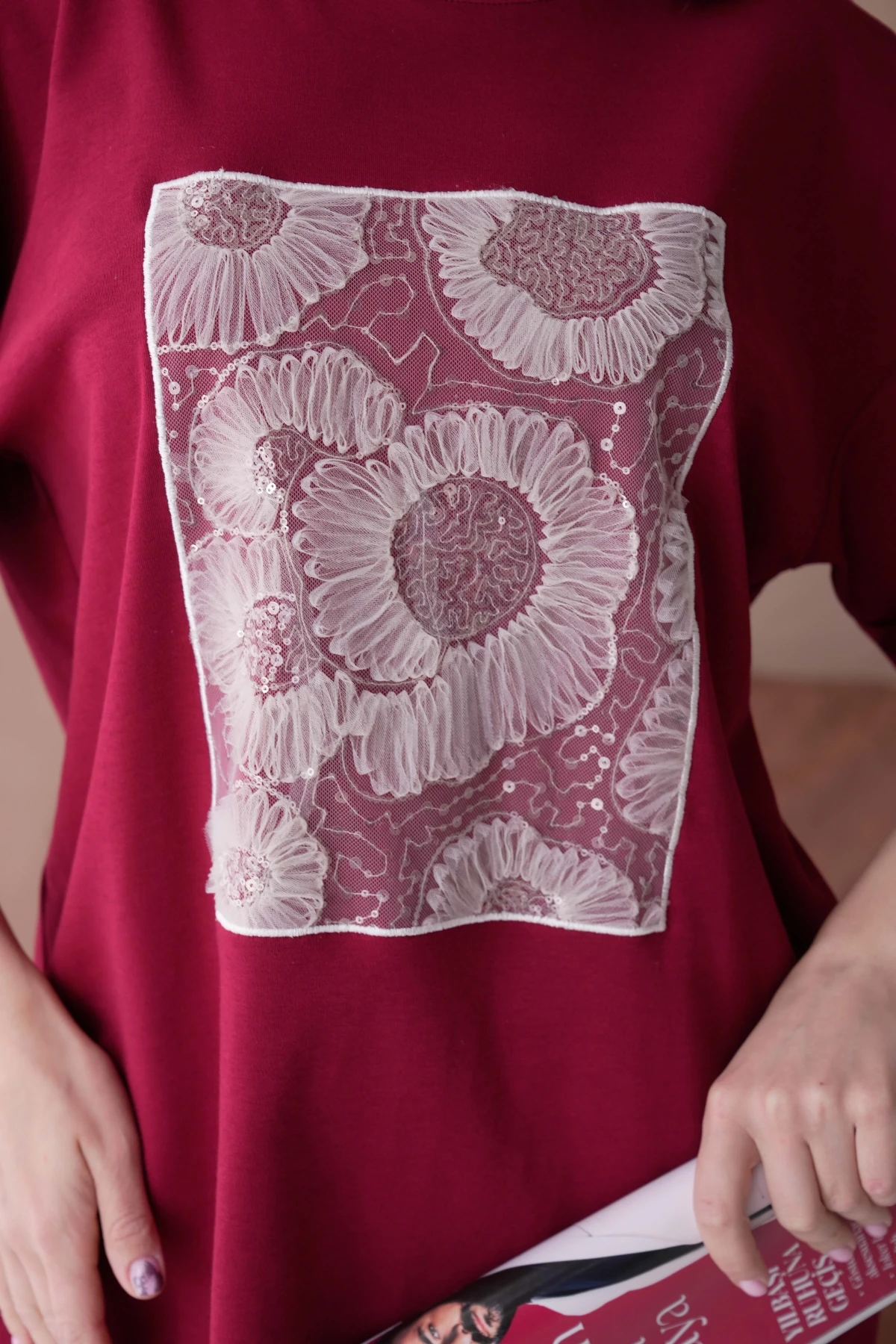 Bisiklet Yaka Ön Yüzü Tül Detaylı Oversize Kalıp Basic T-Shirt