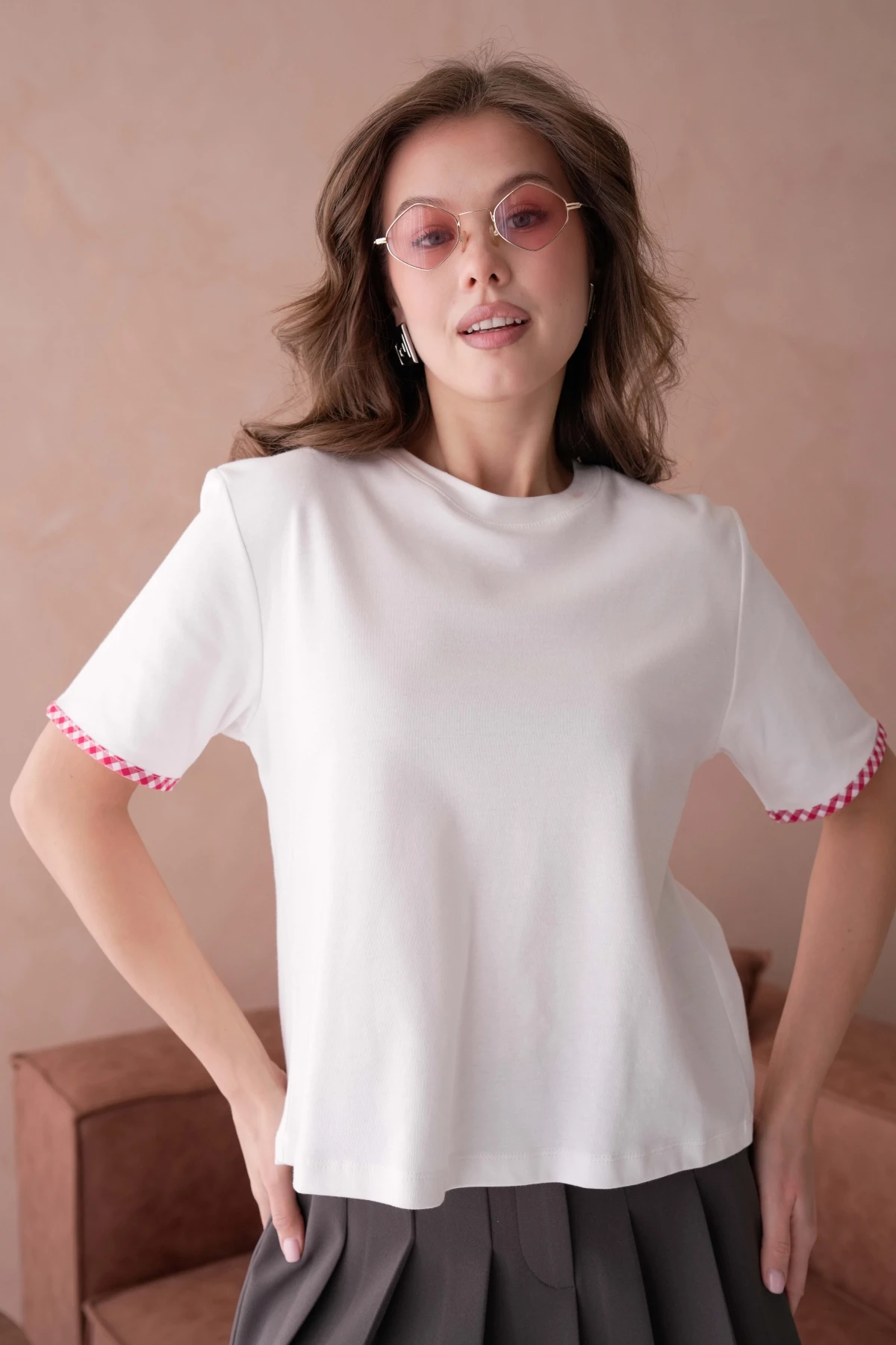 Bisiklet Yaka Sırtı 3 Fiyonk Detaylı T-Shirt