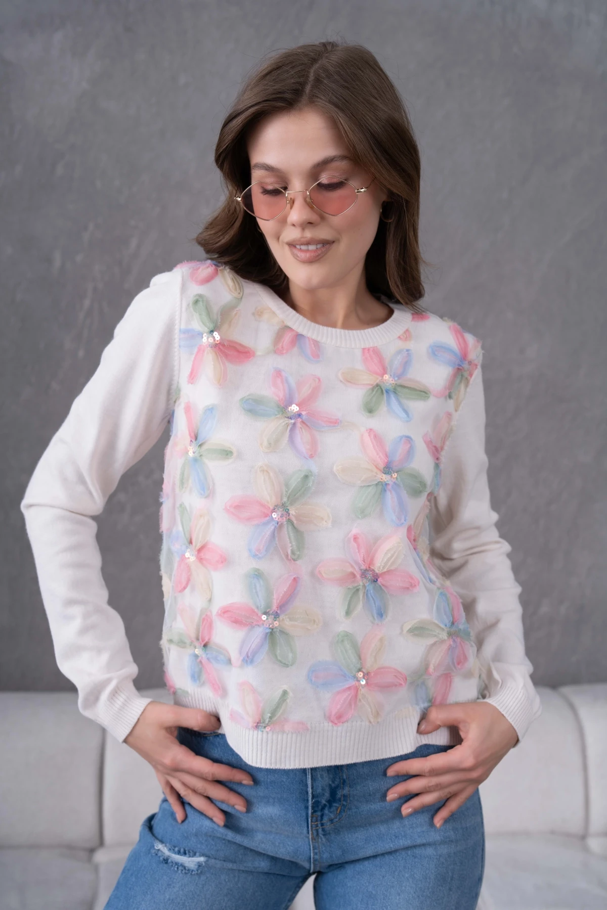 Bisiklet Yaka Tül Detaylı Aplikeli Triko Kazak