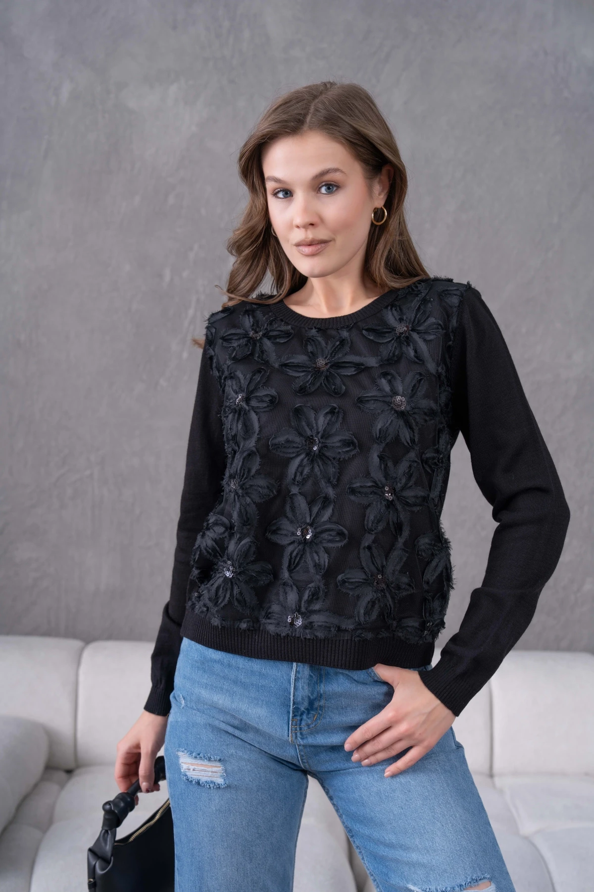 Bisiklet Yaka Tül Detaylı Aplikeli Triko Kazak