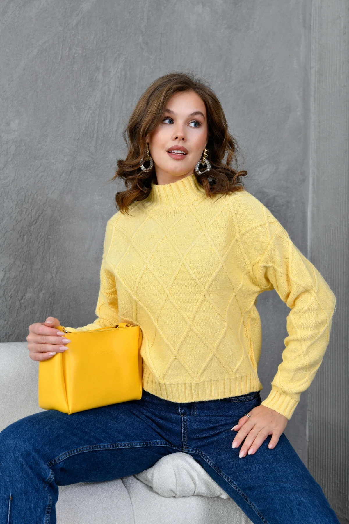 Kadın Dik Ayak Baklava Desen Triko Kazak