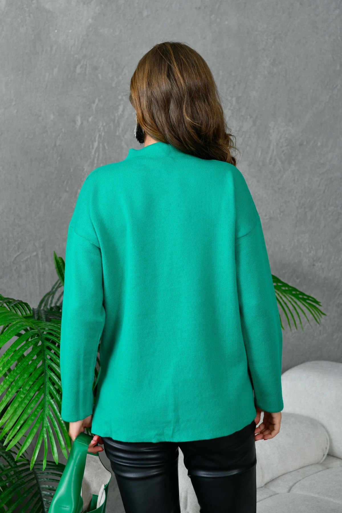 Kadın Dik Yaka Salaş Triko Kazak