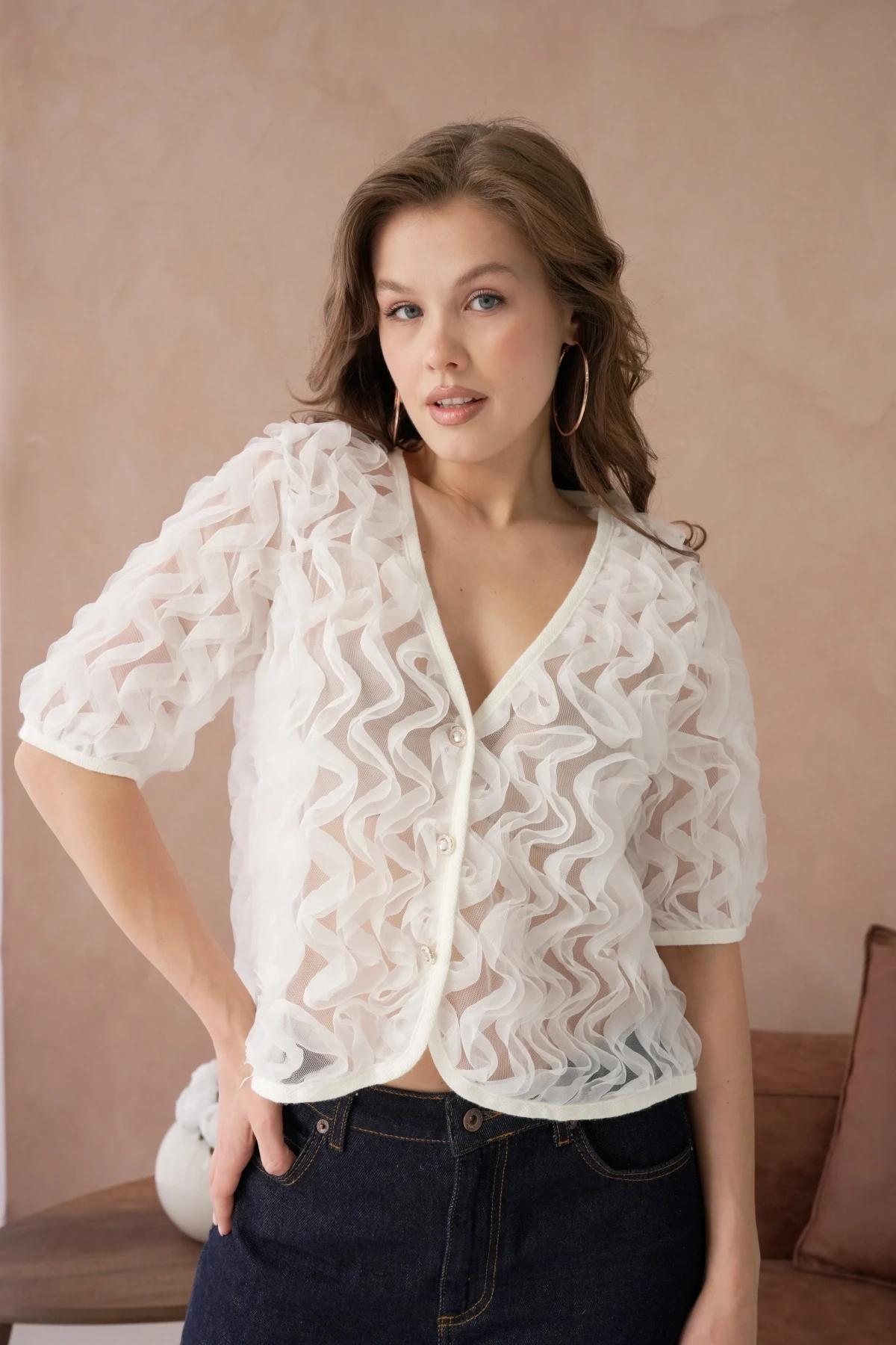 Fır Fır Detay Düğmeli Full Tül Bluz