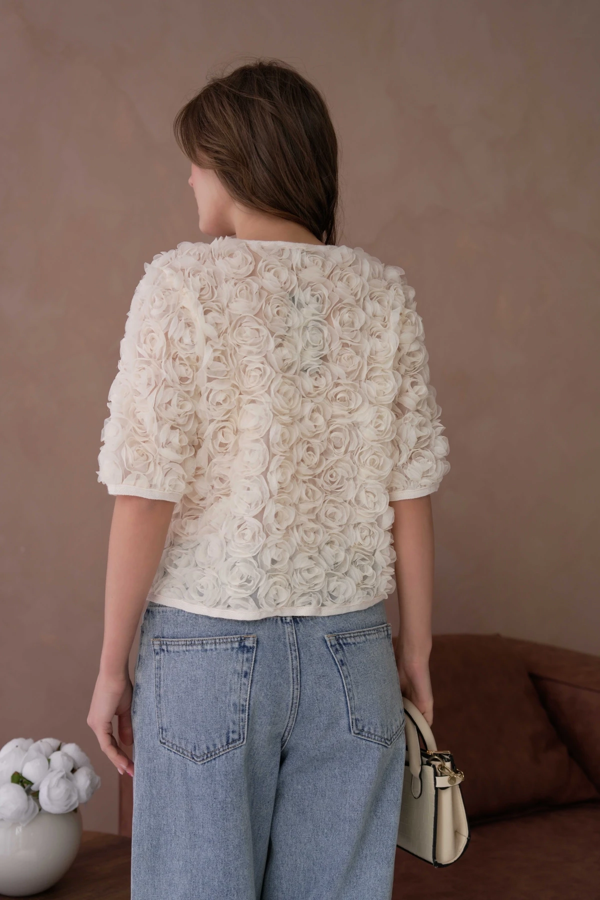 Gül Detay Düğmeli Full Tül Bluz