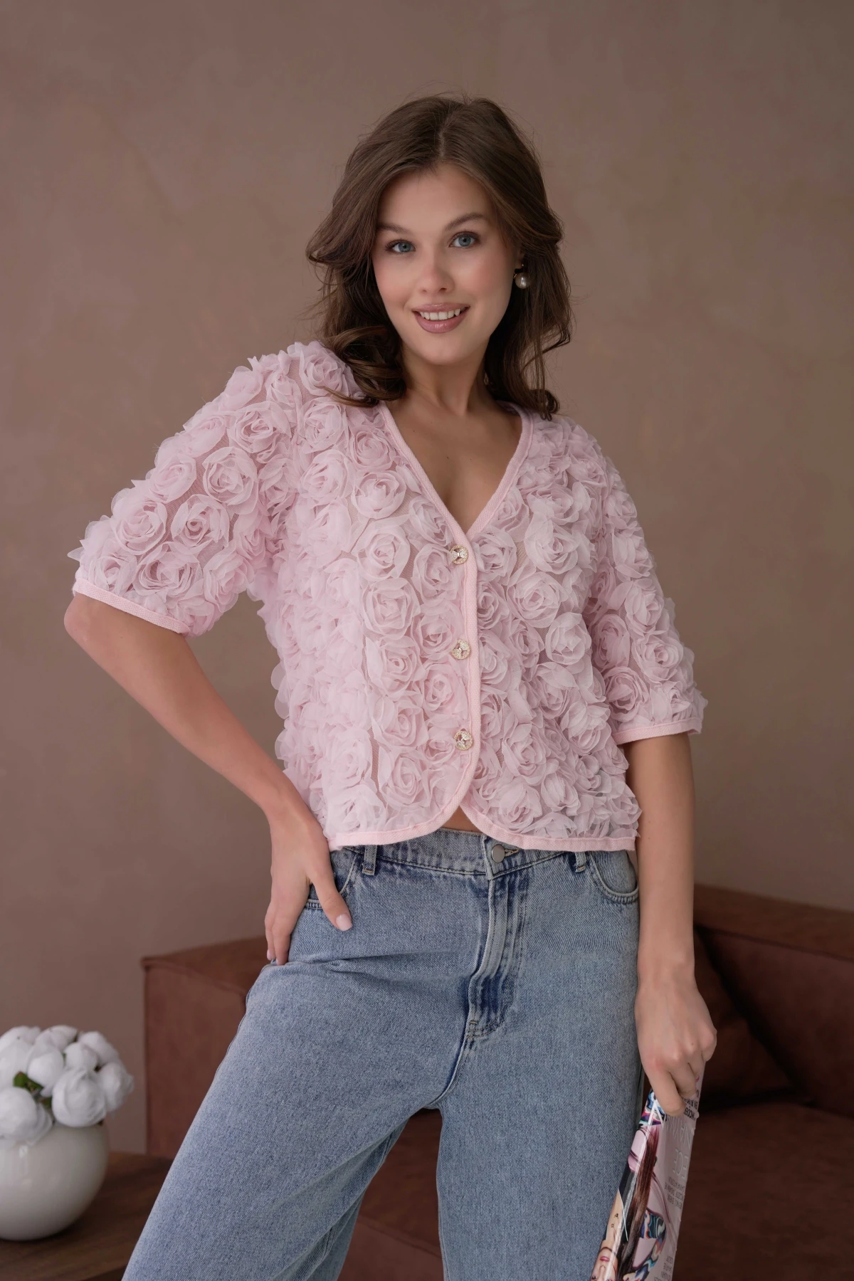 Gül Detay Düğmeli Full Tül Bluz