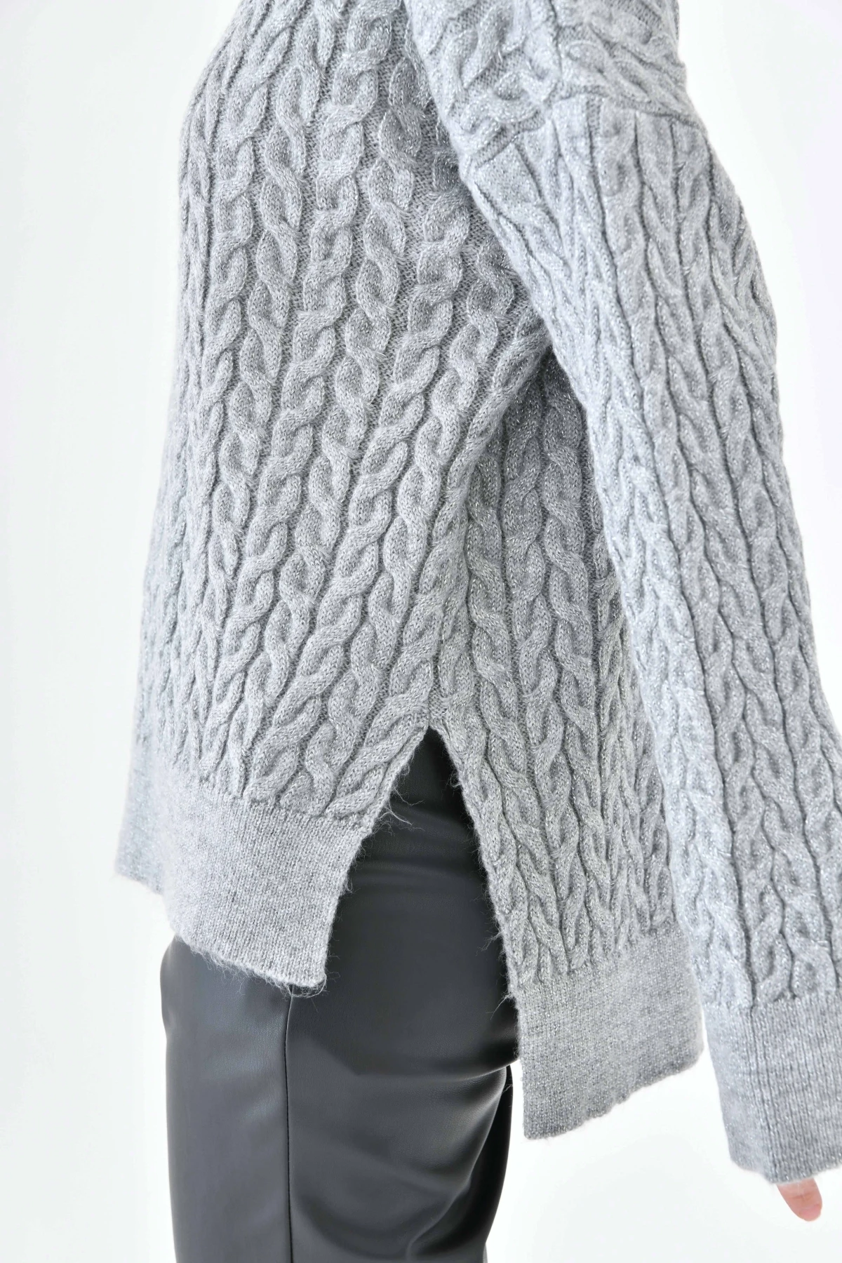 Kadın Yarım Balıkçı Yırtmaçlı Salaş Triko Kazak