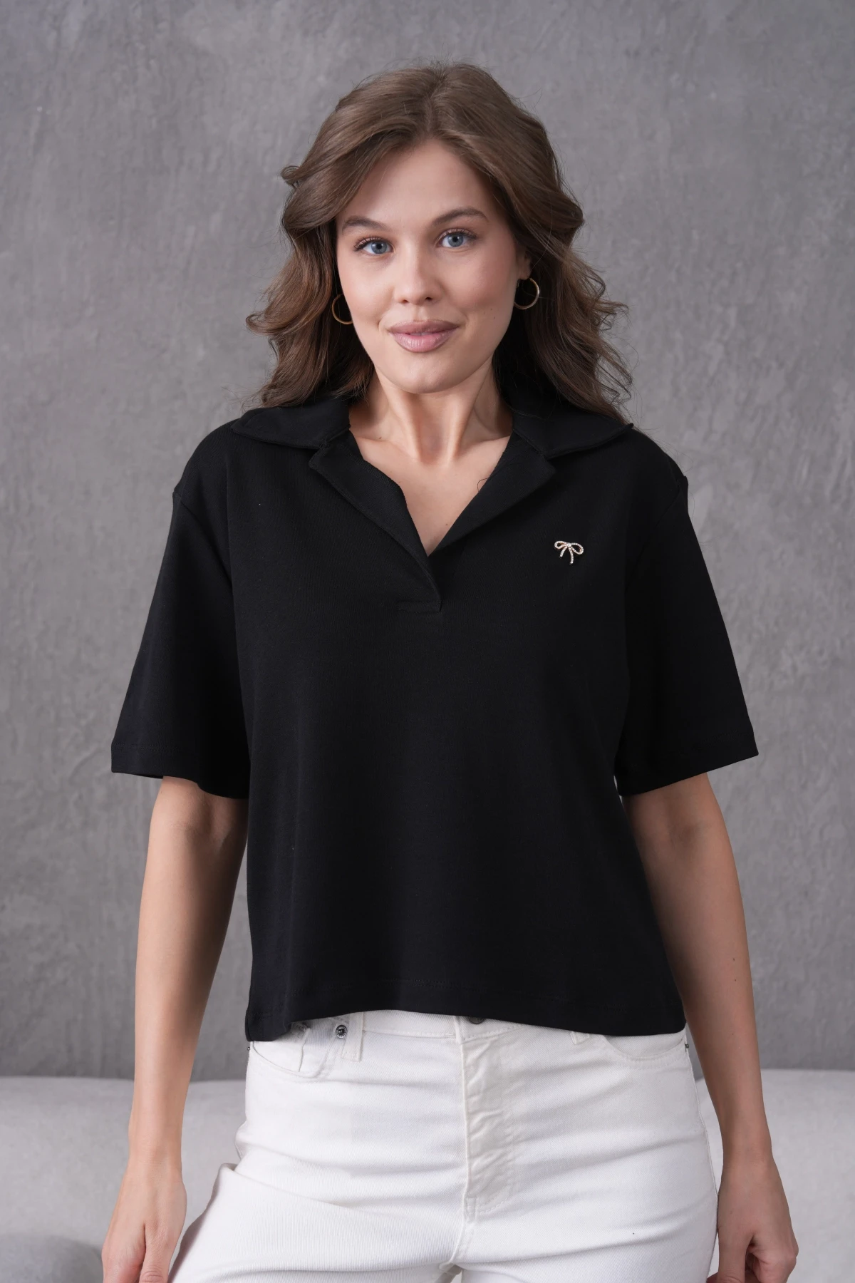 Aksesuar Detaylı Basic T-Shirt