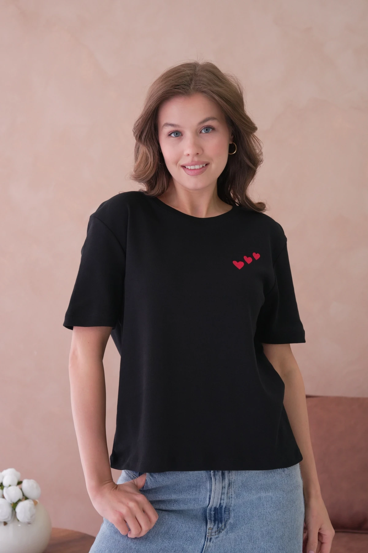 Kalp Nakışlı Basic T-Shirt