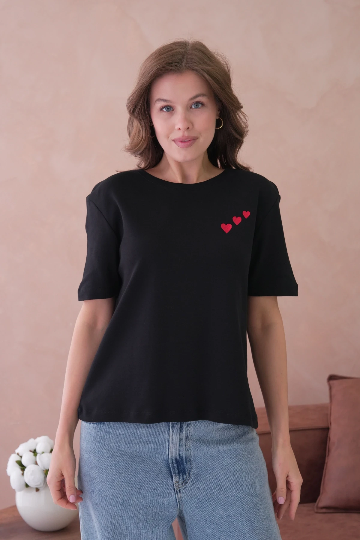 Kalp Nakışlı Basic T-Shirt