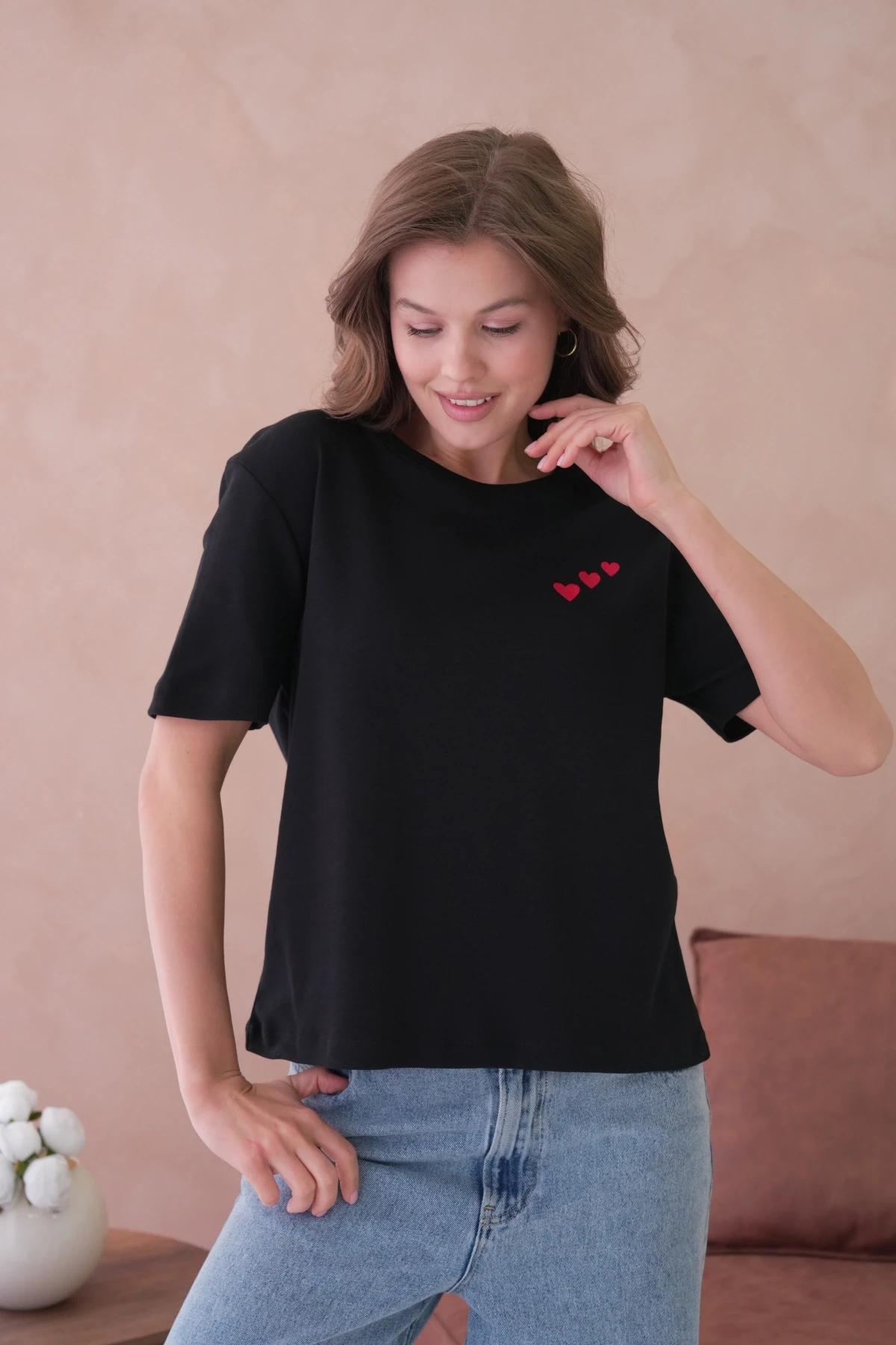 Kalp Nakışlı Basic T-Shirt