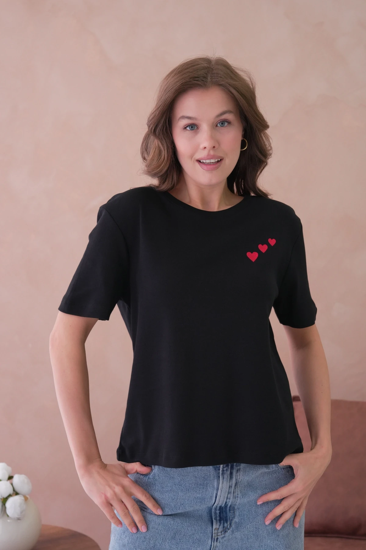 Kalp Nakışlı Basic T-Shirt