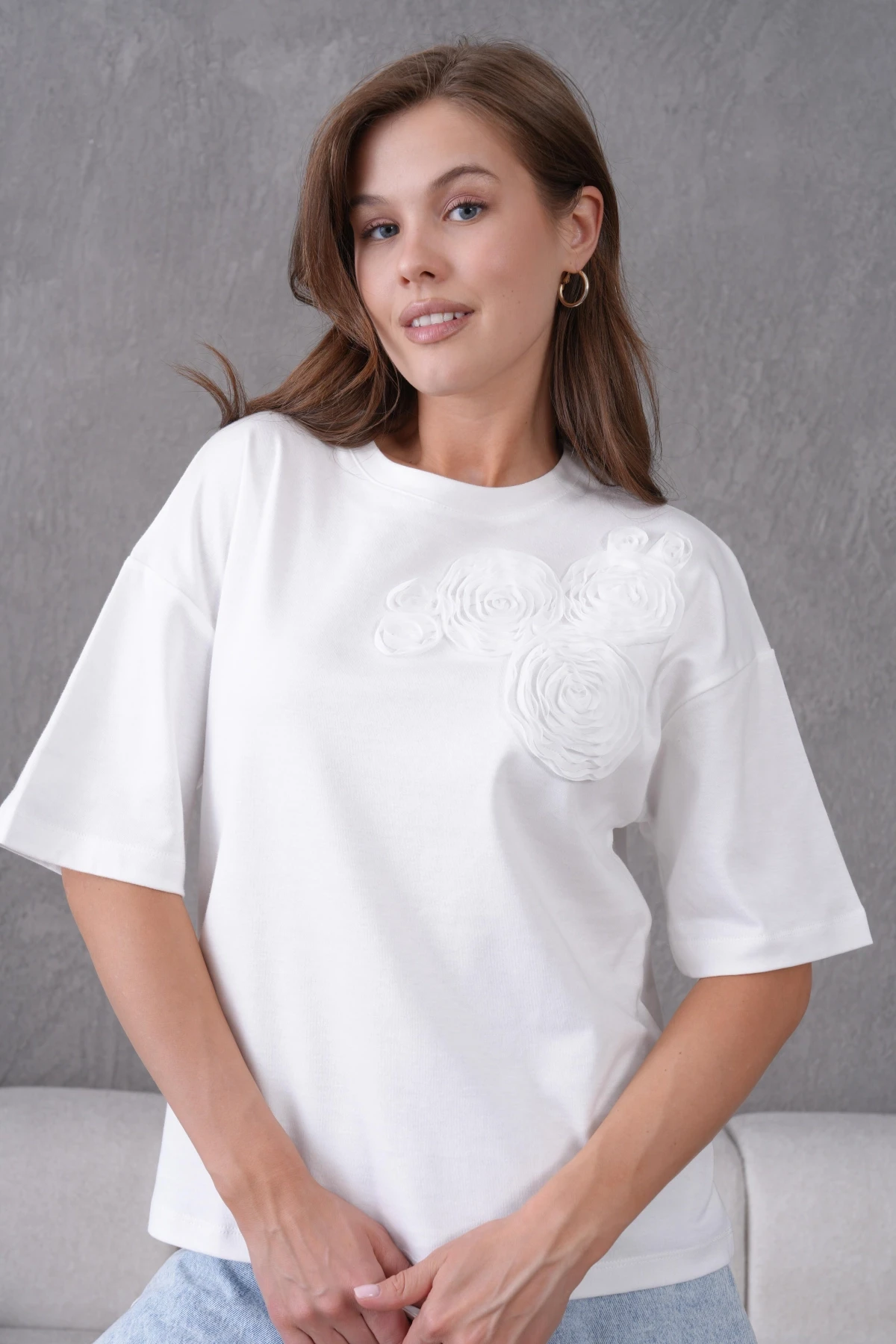 Kısa Kol Gül Detaylı Basic T-Shirt