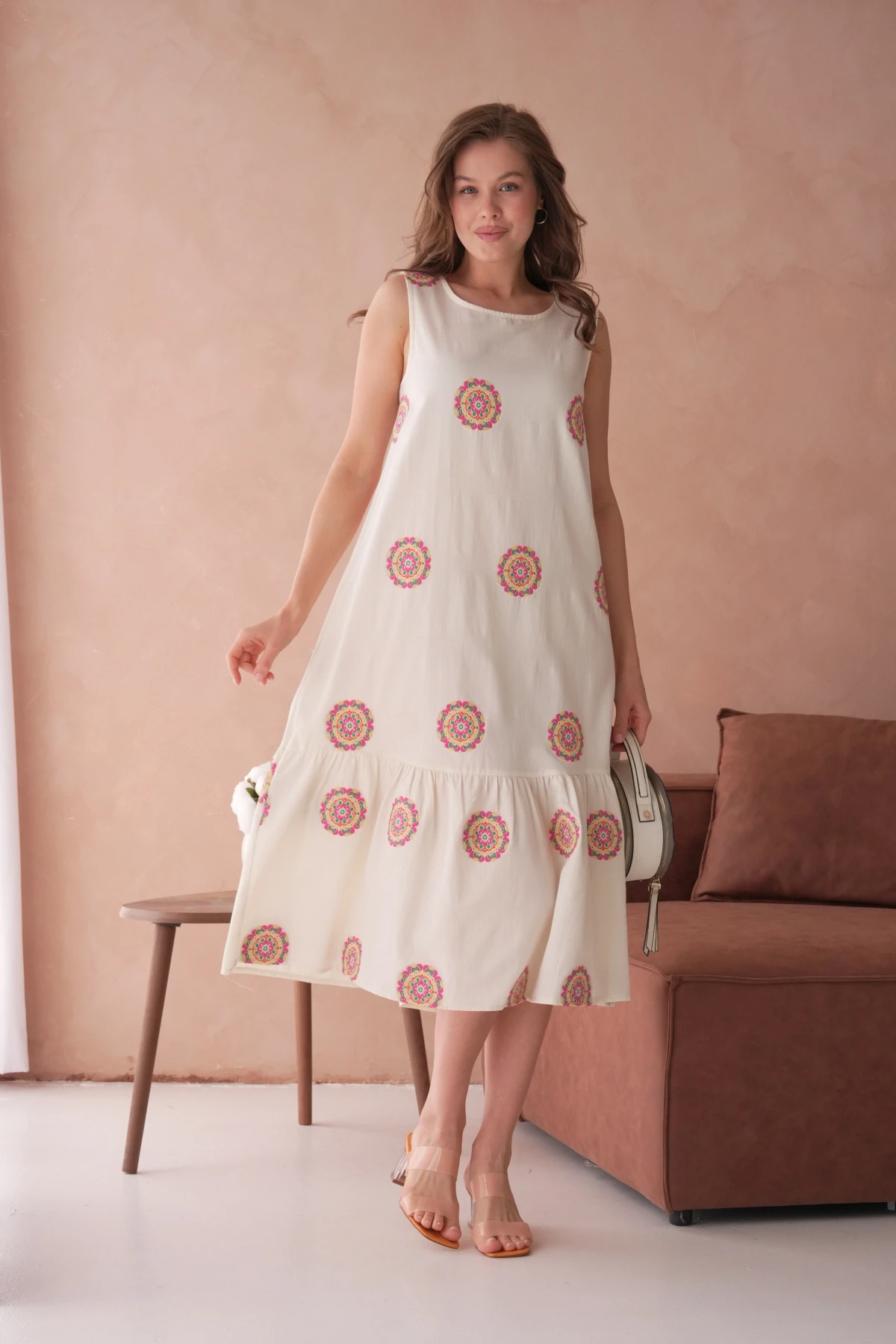 Nakışlı Volanlı Salaş Dokuma Elbise