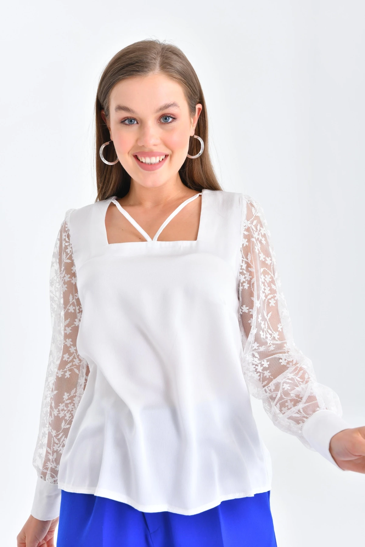 Kare Yaka Kolları Tül Detaylı Dokuma Bluz