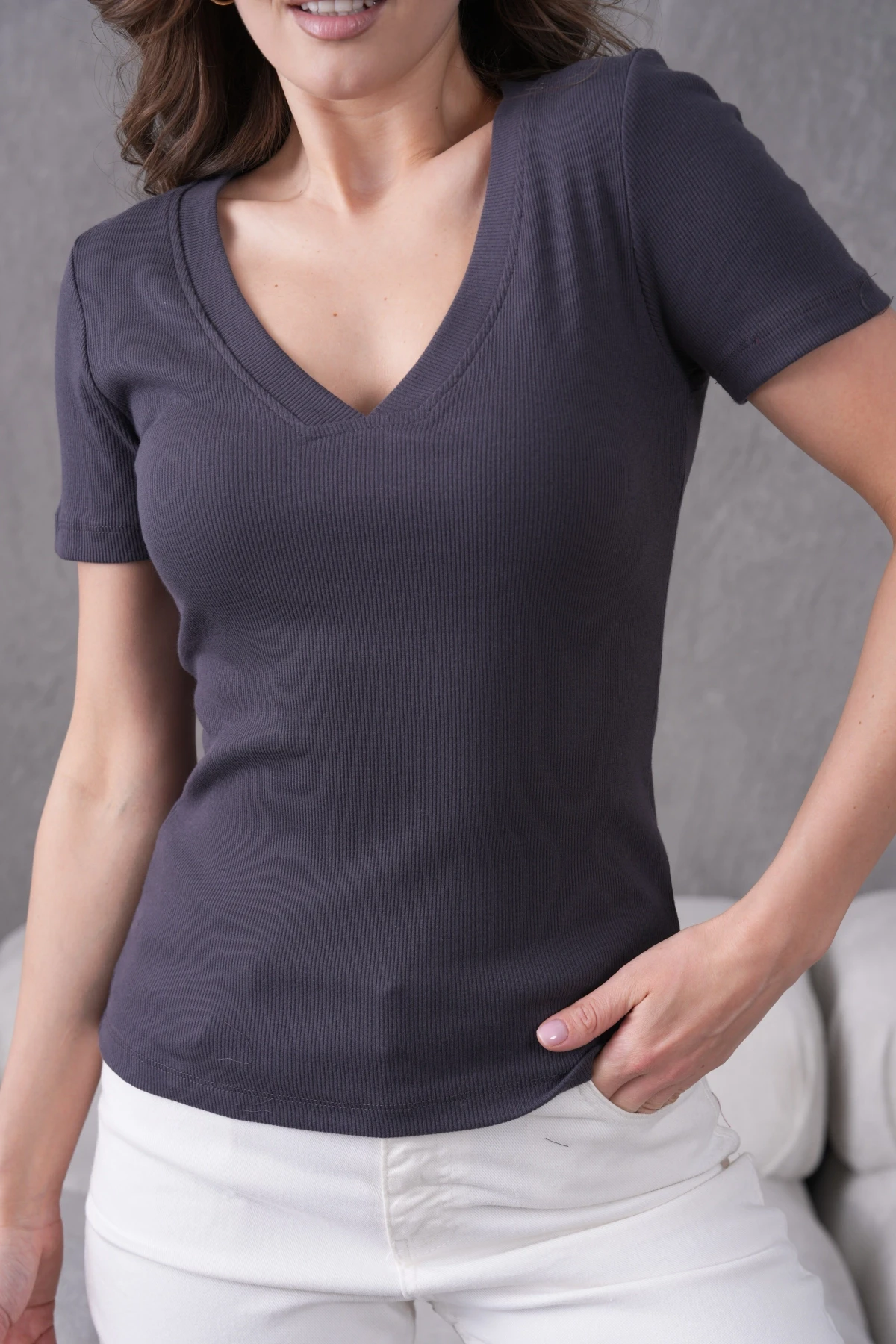 V Yaka Likralı Slim Fit Basic T-Shirt