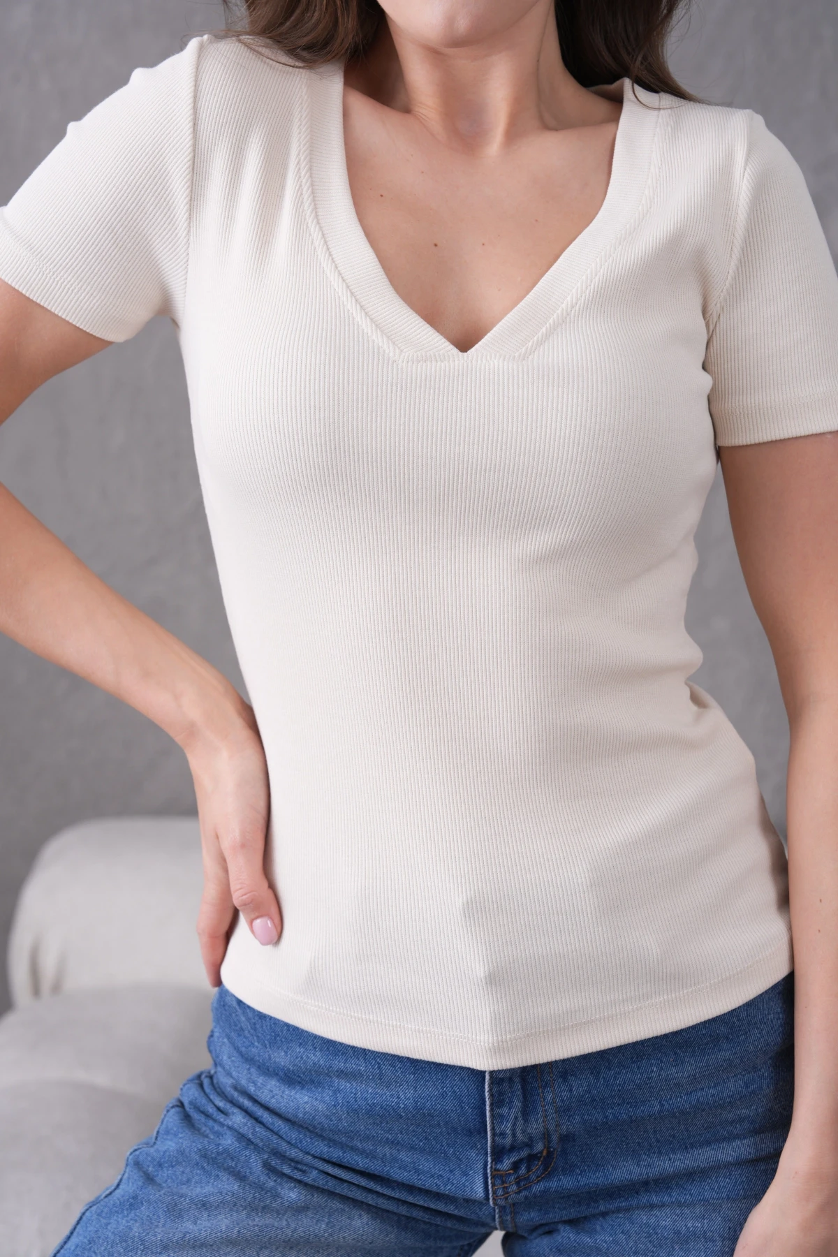 V Yaka Likralı Slim Fit Basic T-Shirt