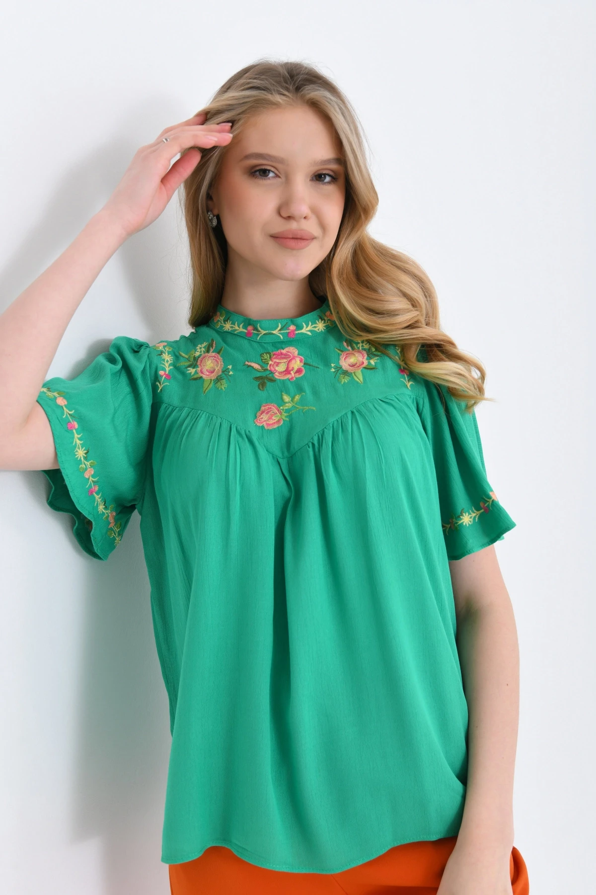 Nakış Detay Mendil Kol Salaş Bluz