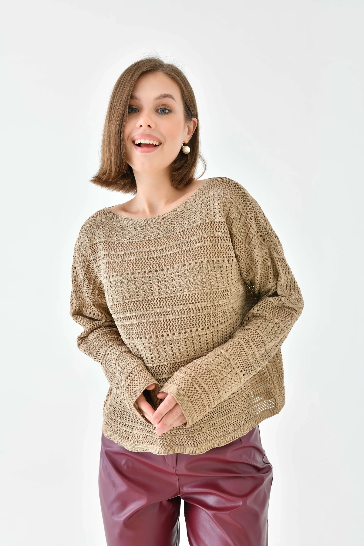 Örgü Detay Oversize Kayık Yaka Kısa Bej Renk Kazak