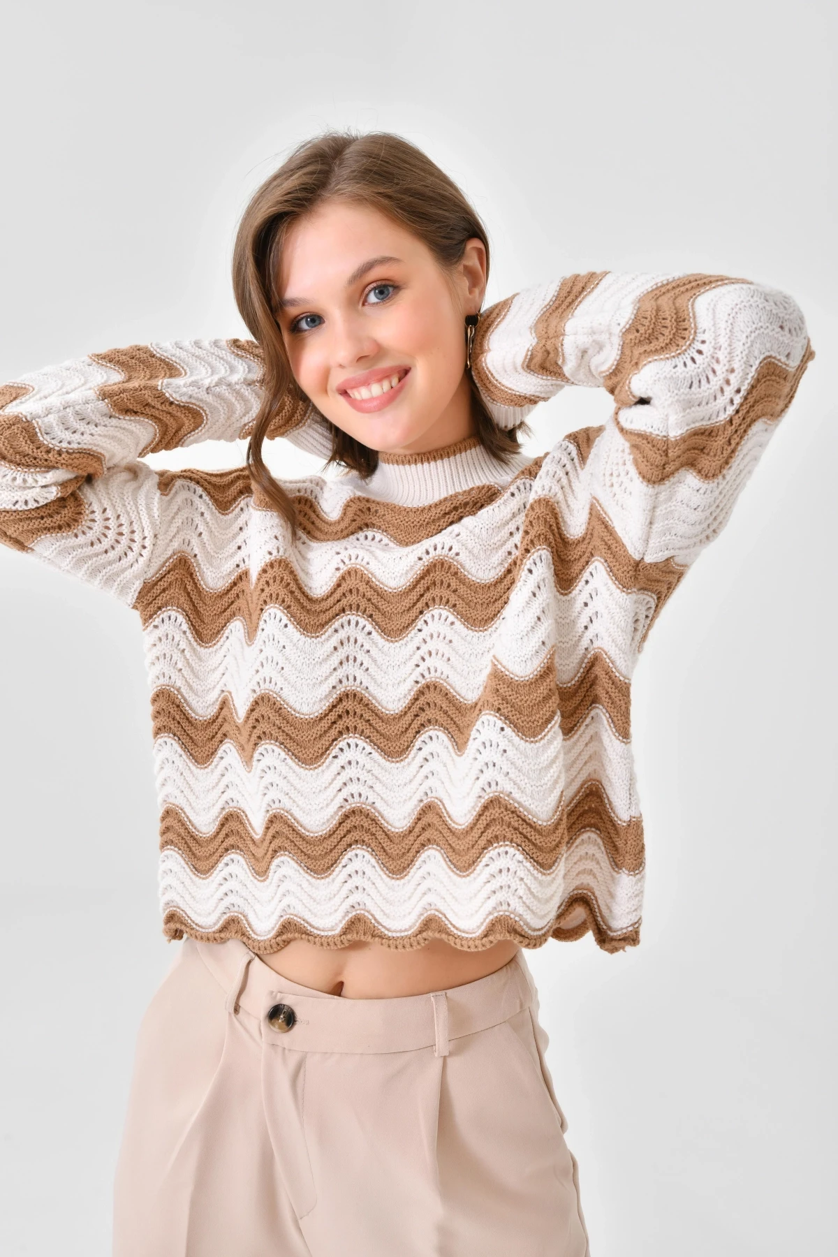 Örgü Detaylı Dik Yaka Triko Kazak