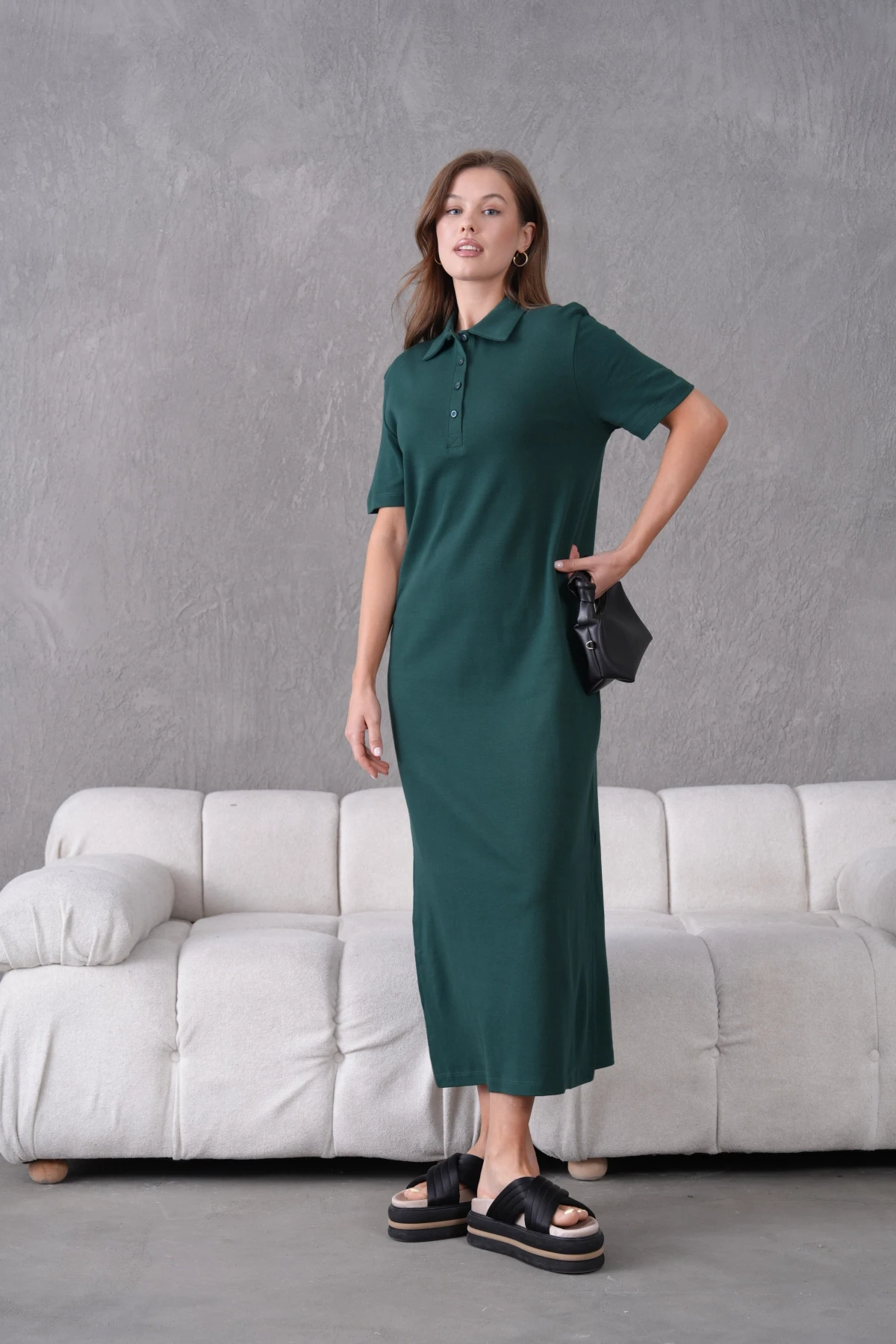 Polo Yaka Kısa Kol Yırtmaçlı Salaş Penye Elbise