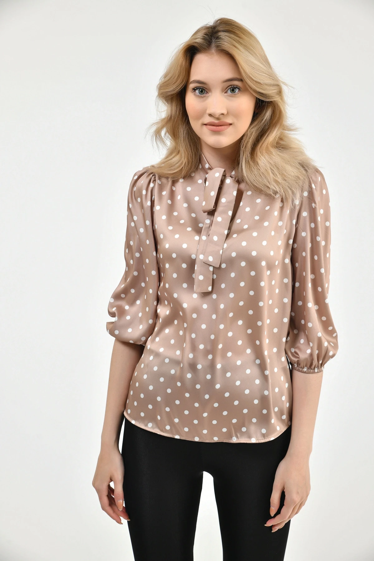 Uzun Kol Bağlama Detaylı Saten Bluz