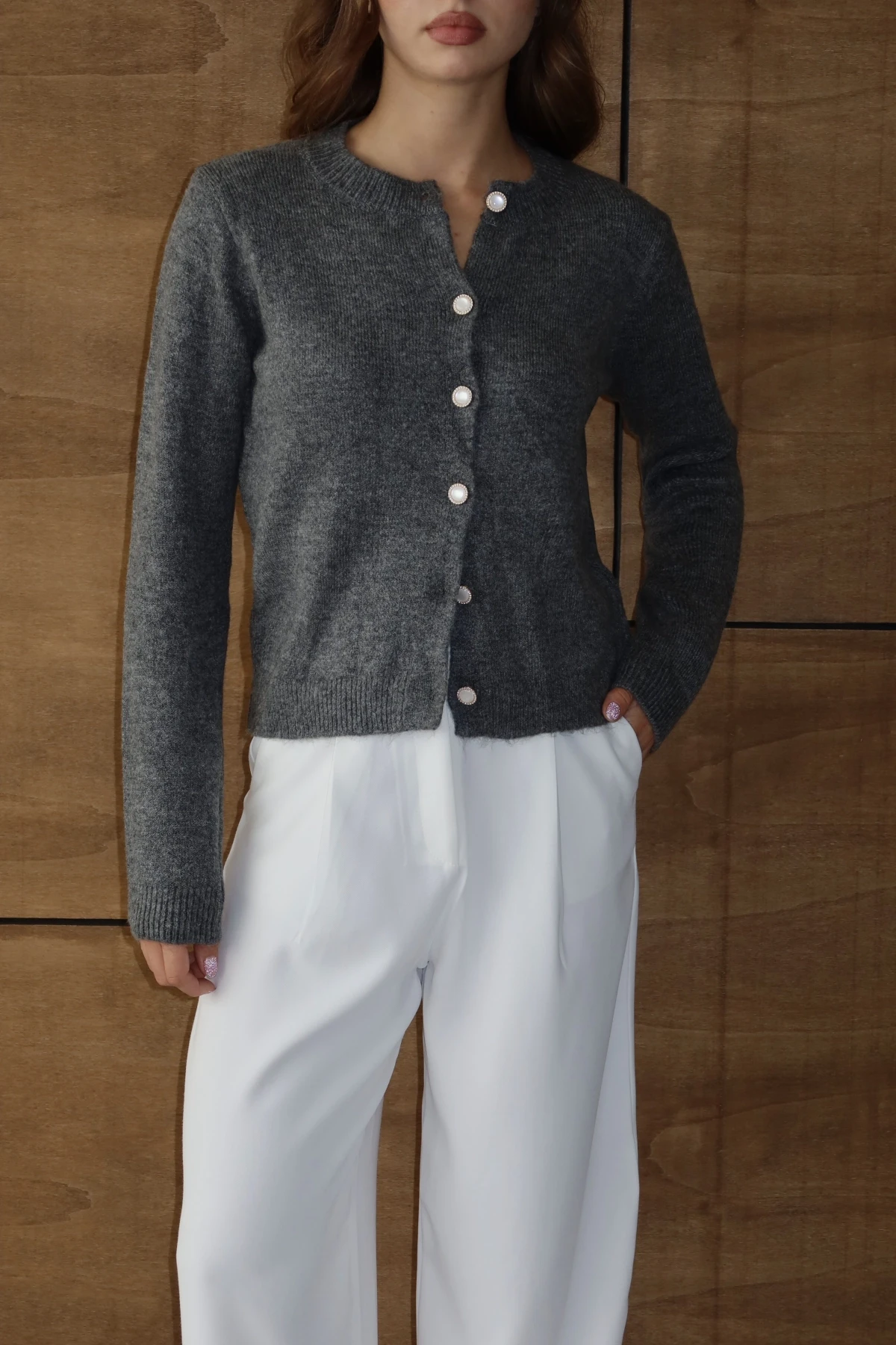 Kadın Antrasit İnci Düğmeli Yumuşak Dokulu Bisiklet Yaka Triko Hırka