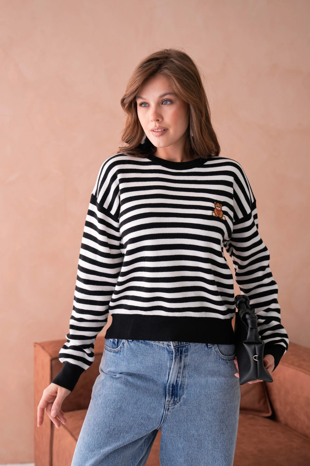 Kadın Bisiklet Yaka Nakış Detay Oversize Çizgili Triko Kazak