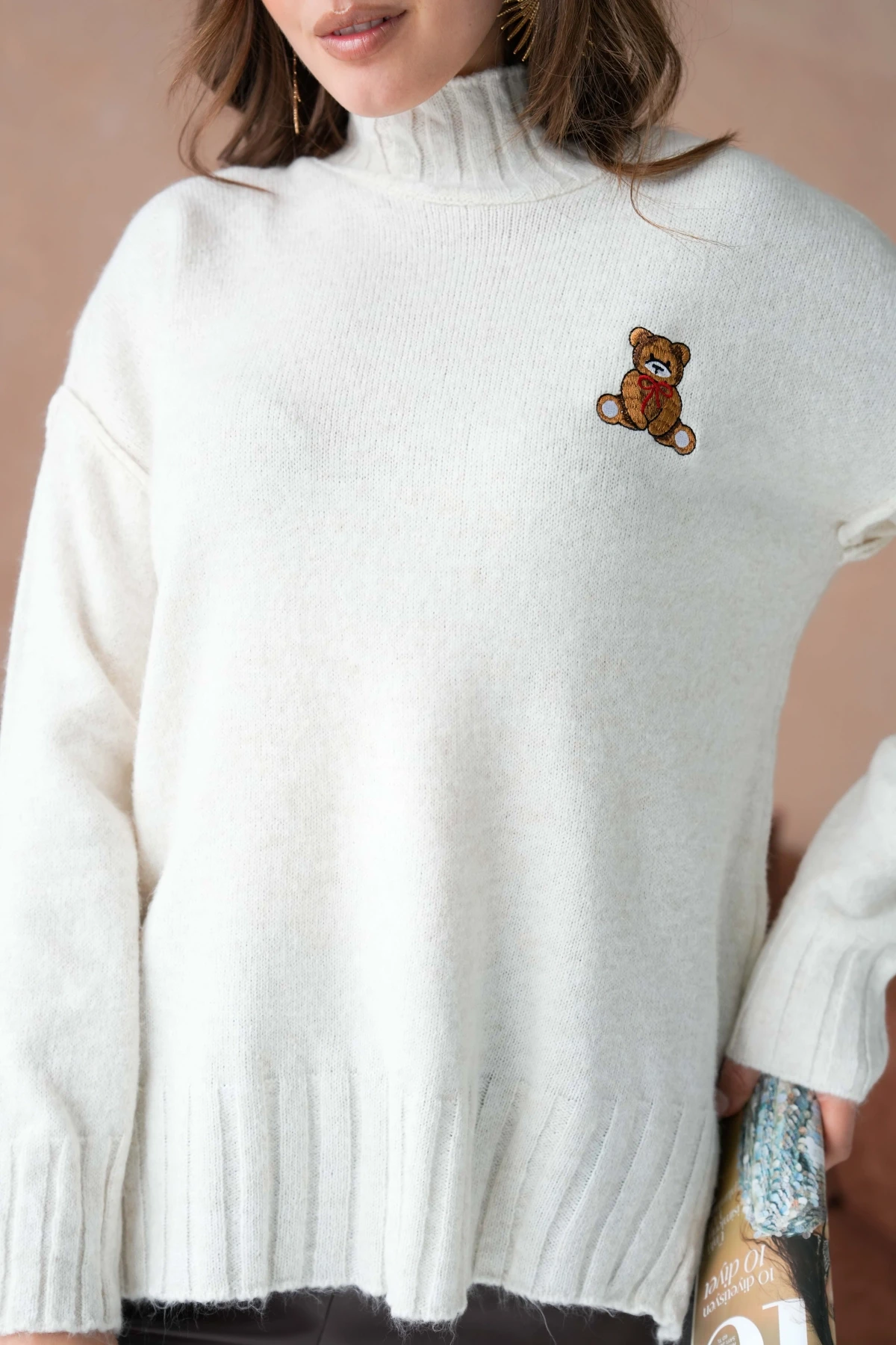 Kadın Dik Yaka Nakış Detay Yırtmaçlı Triko Kazak