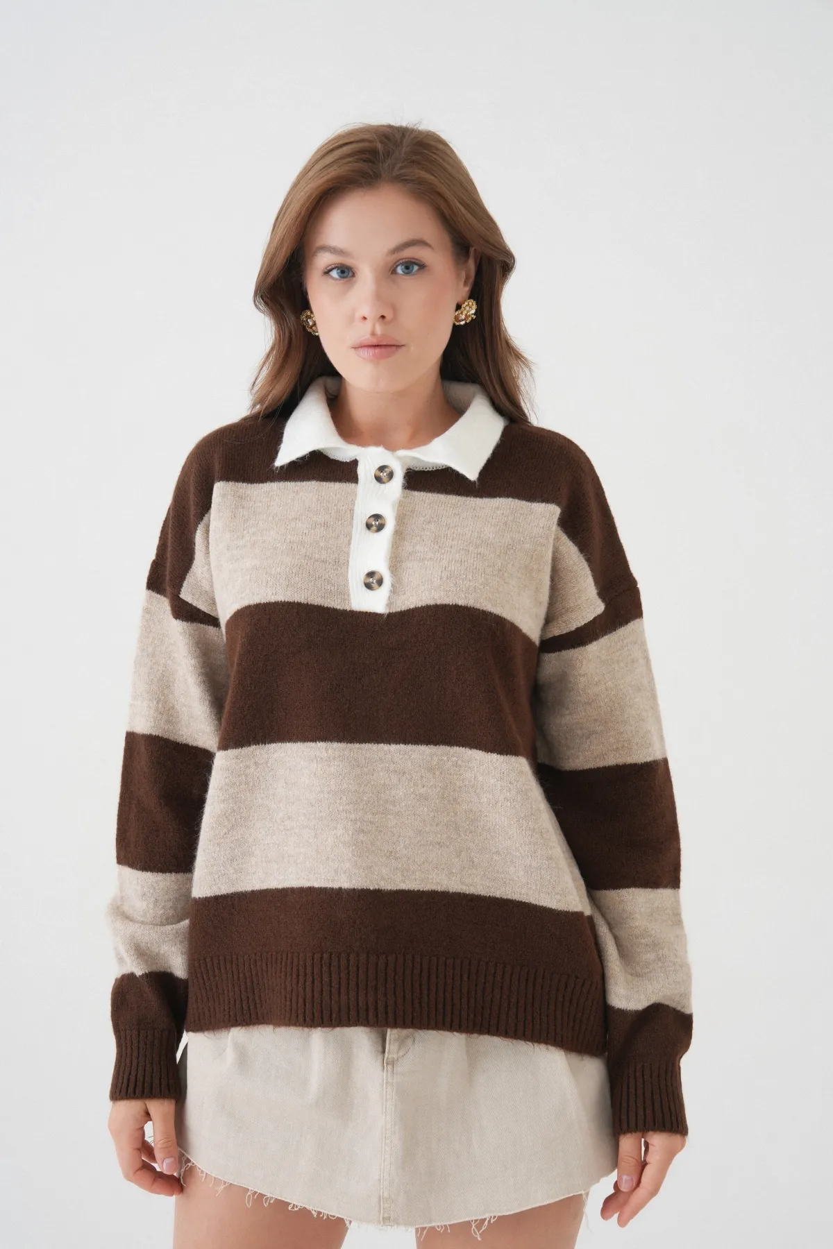 Kadın Kahve Polo Yaka Çizgili Oversize Yumuşak Dokulu Triko Kazak