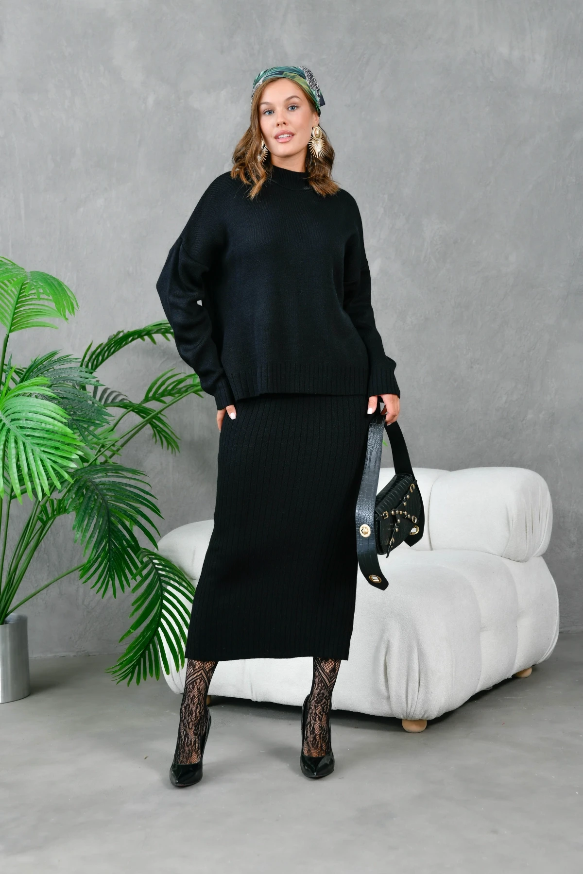 Kadın Siyah Dik Yaka Salaş Kazak Uzun Etekli İkili Triko Takım