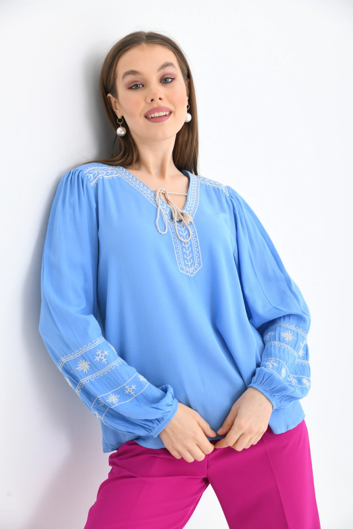 Nakış Detaylı Rahat Yazlık Bluz